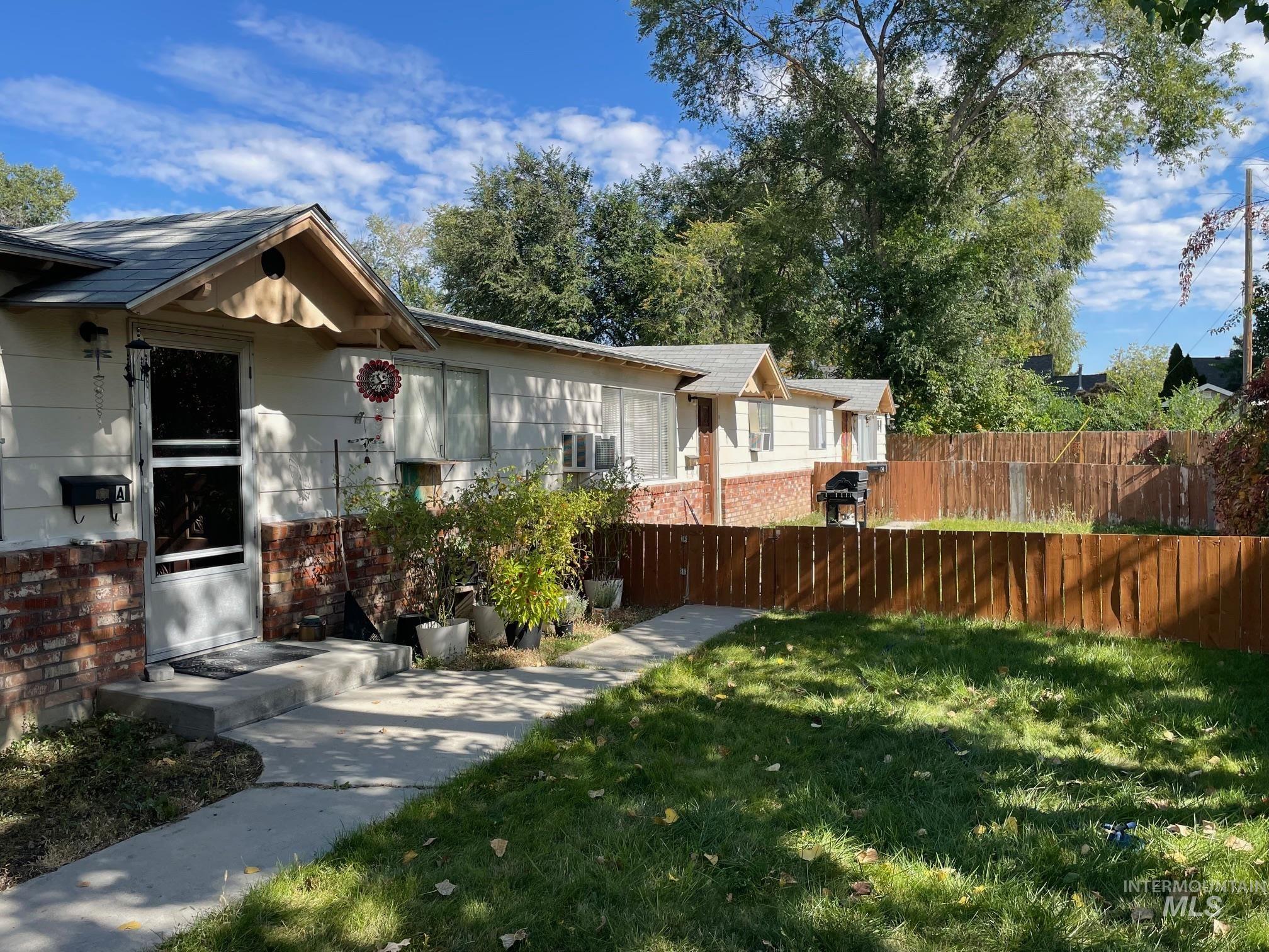 918 Nw 4th St Property Photo 1