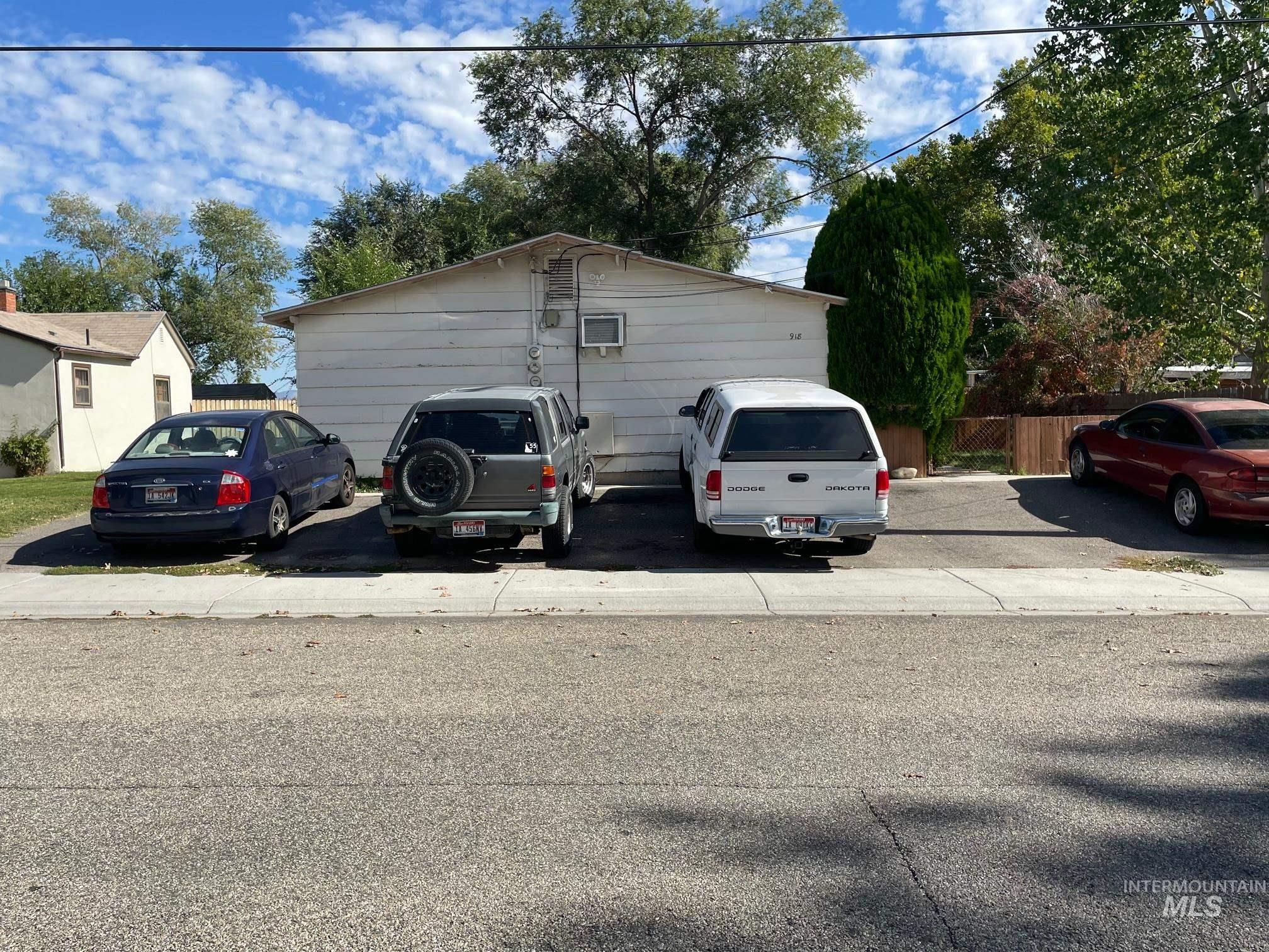 918 Nw 4th St Property Photo 3
