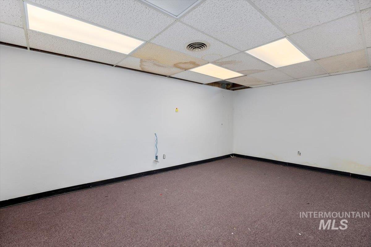324 Hansen St E Property Photo 23