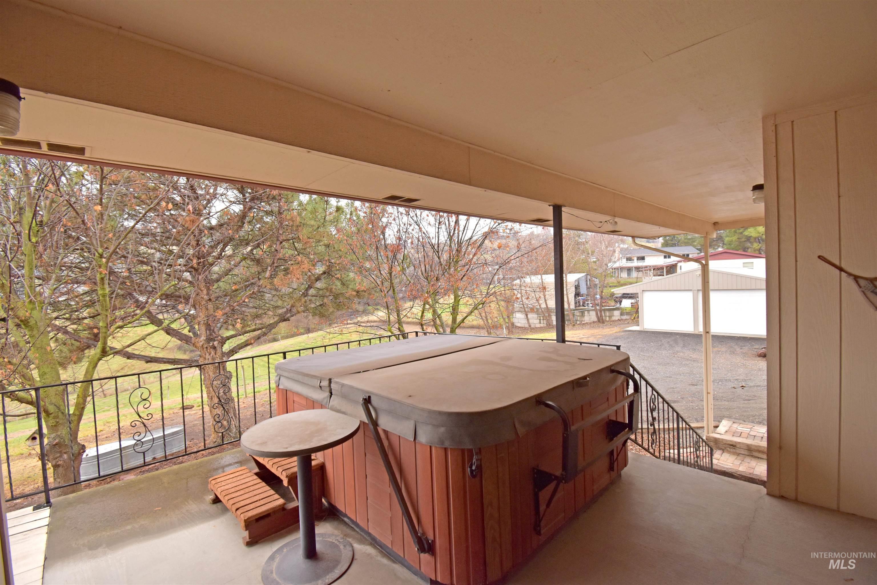 1045 Post Lane Property Photo 6