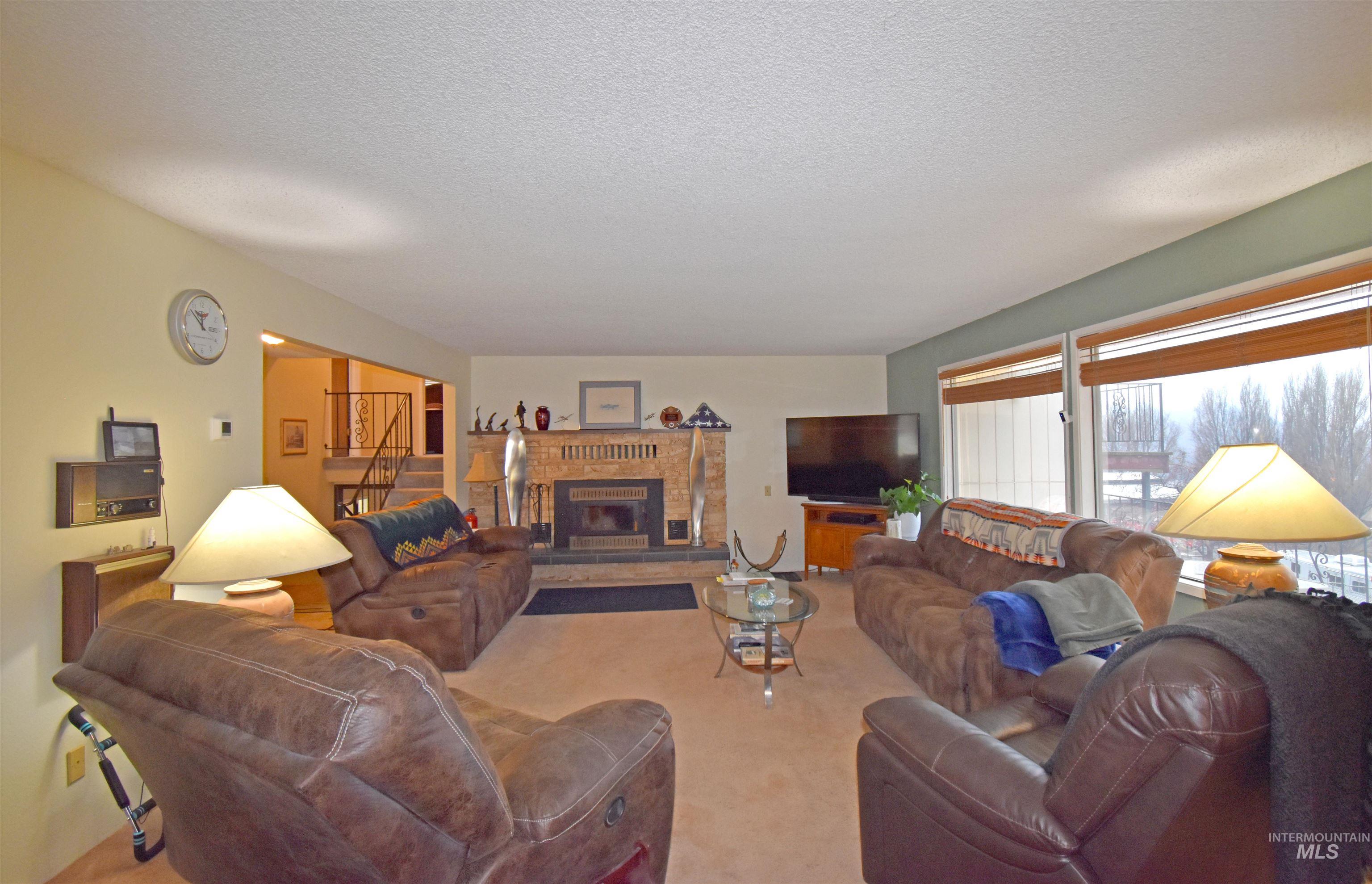1045 Post Lane Property Photo 7