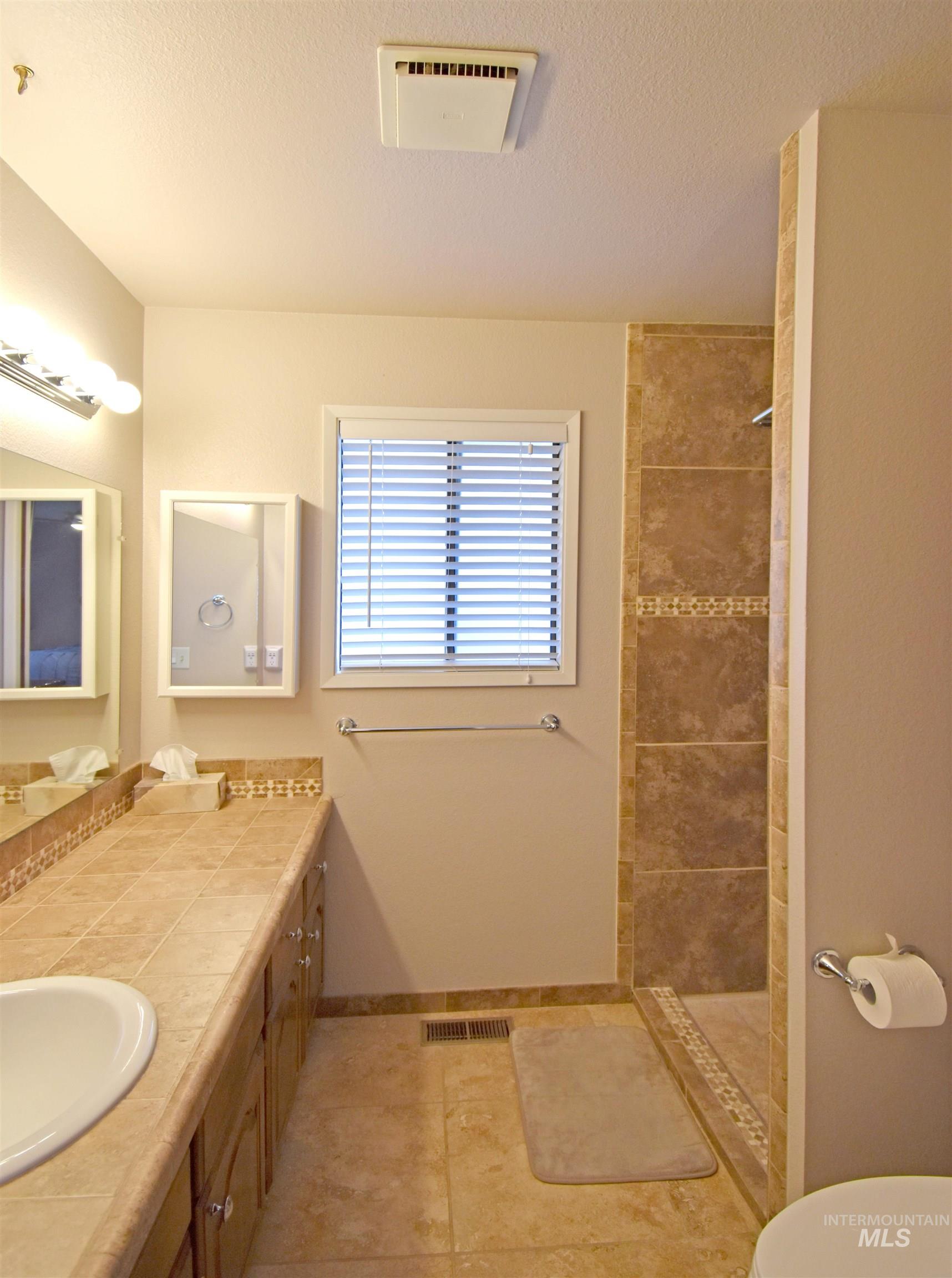 1045 Post Lane Property Photo 22