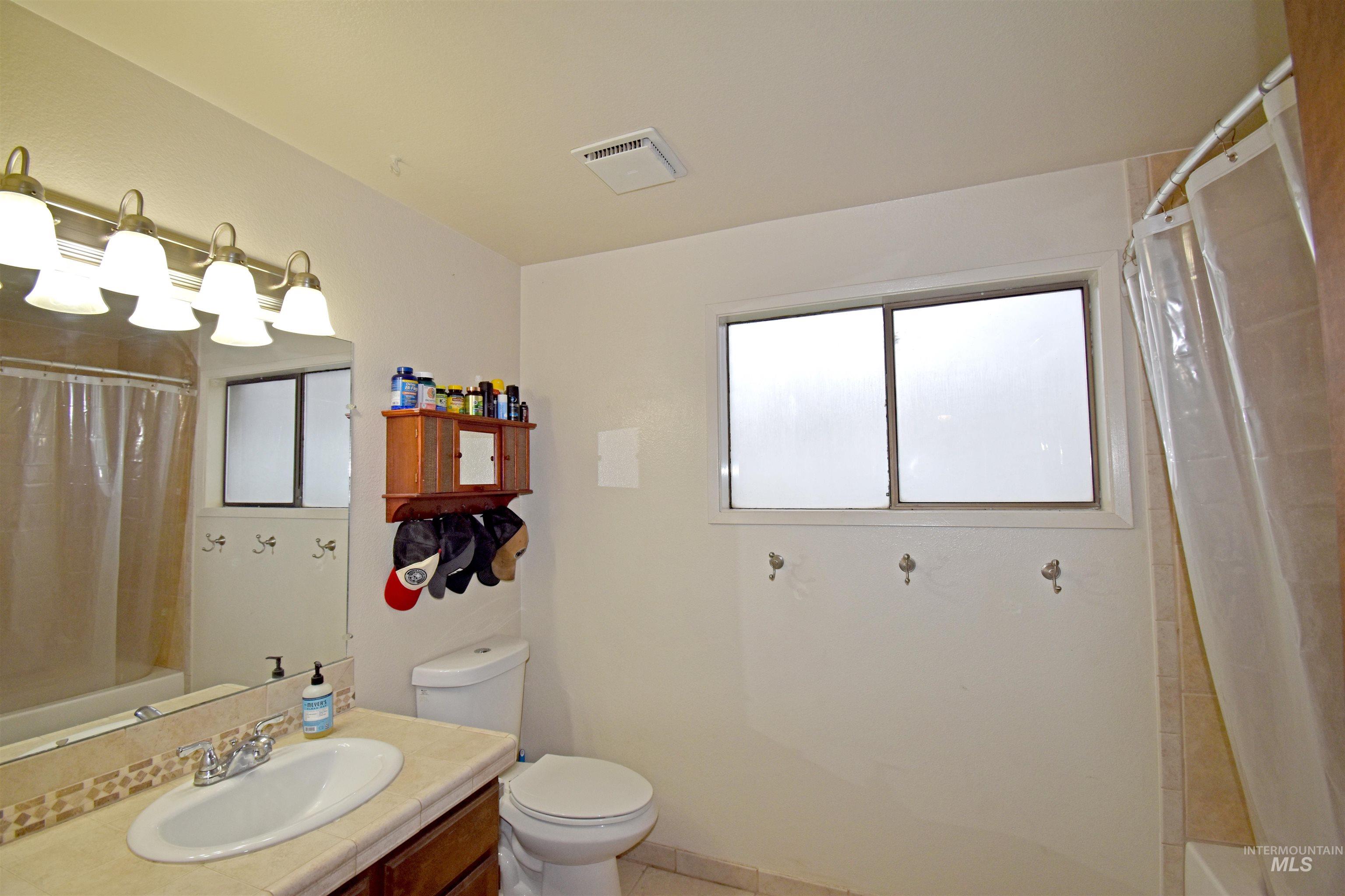 1045 Post Lane Property Photo 32