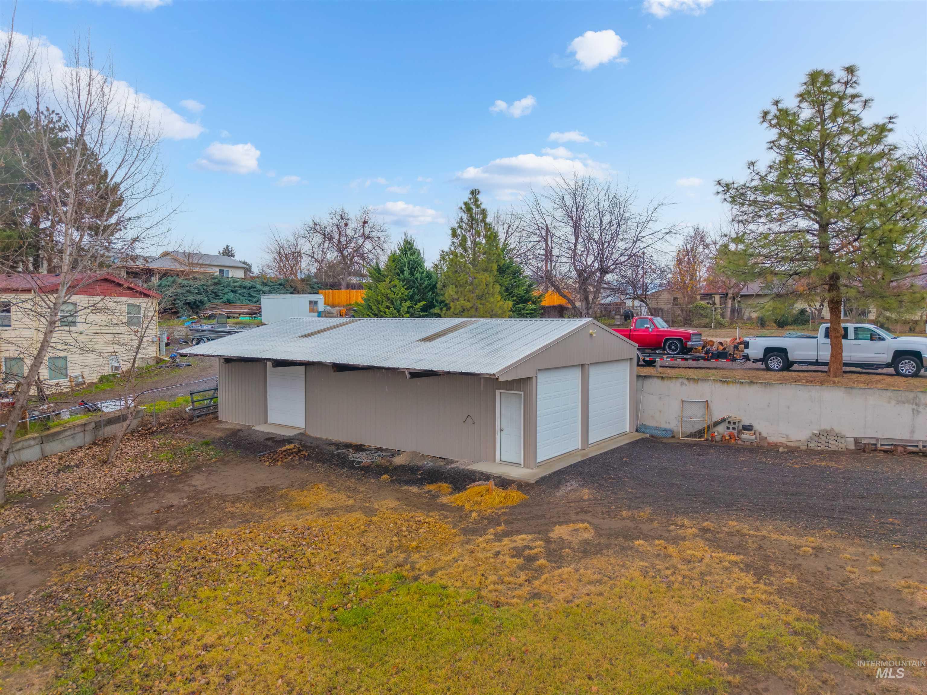 1045 Post Lane Property Photo 44