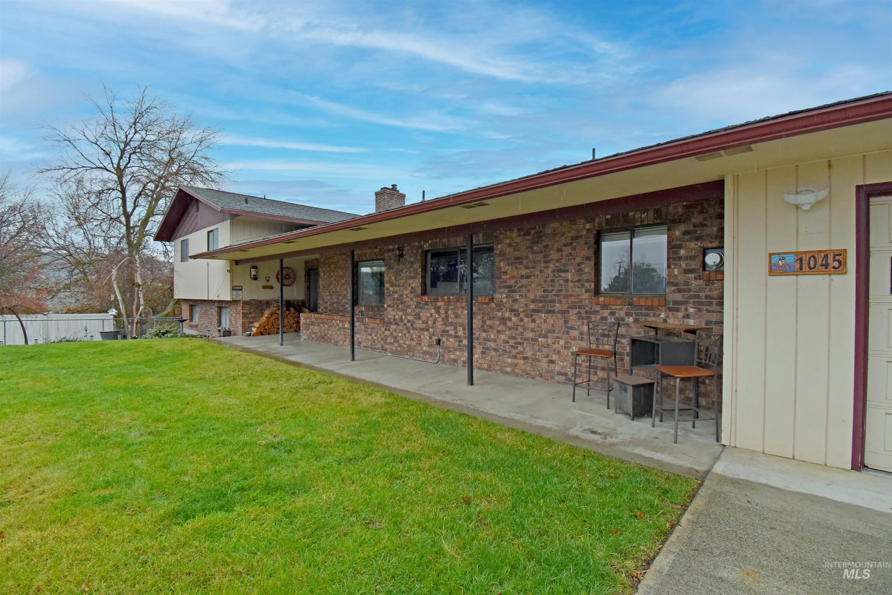 1045 Post Lane Property Photo 49