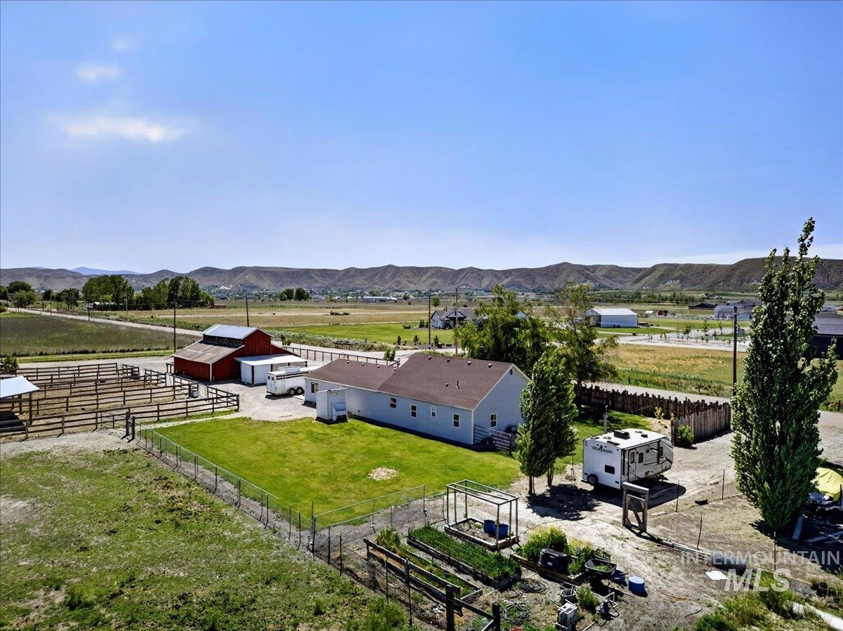 2588 W Sales Yard Road Property Photo 9