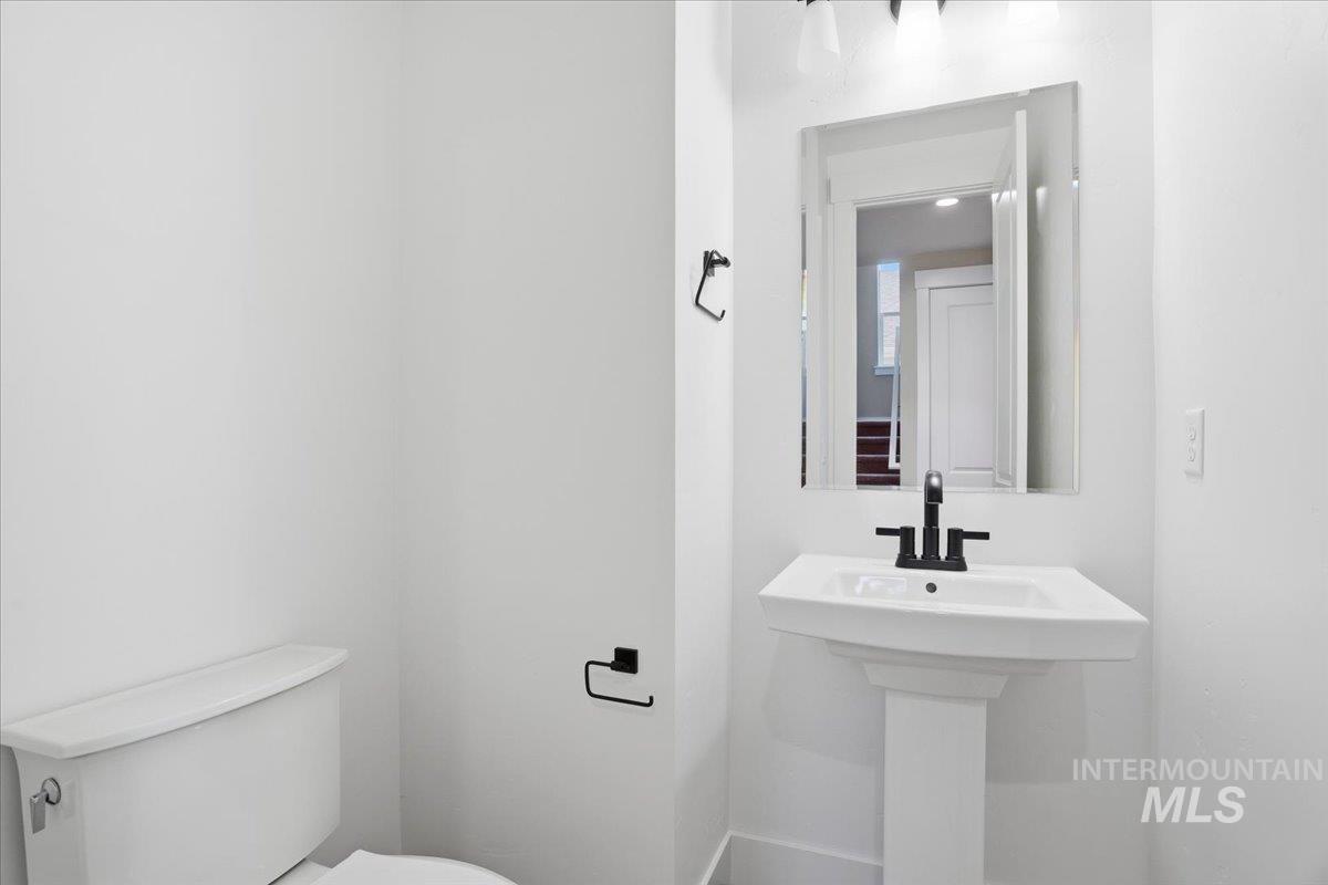 6117 N Torva Ave Property Photo 7