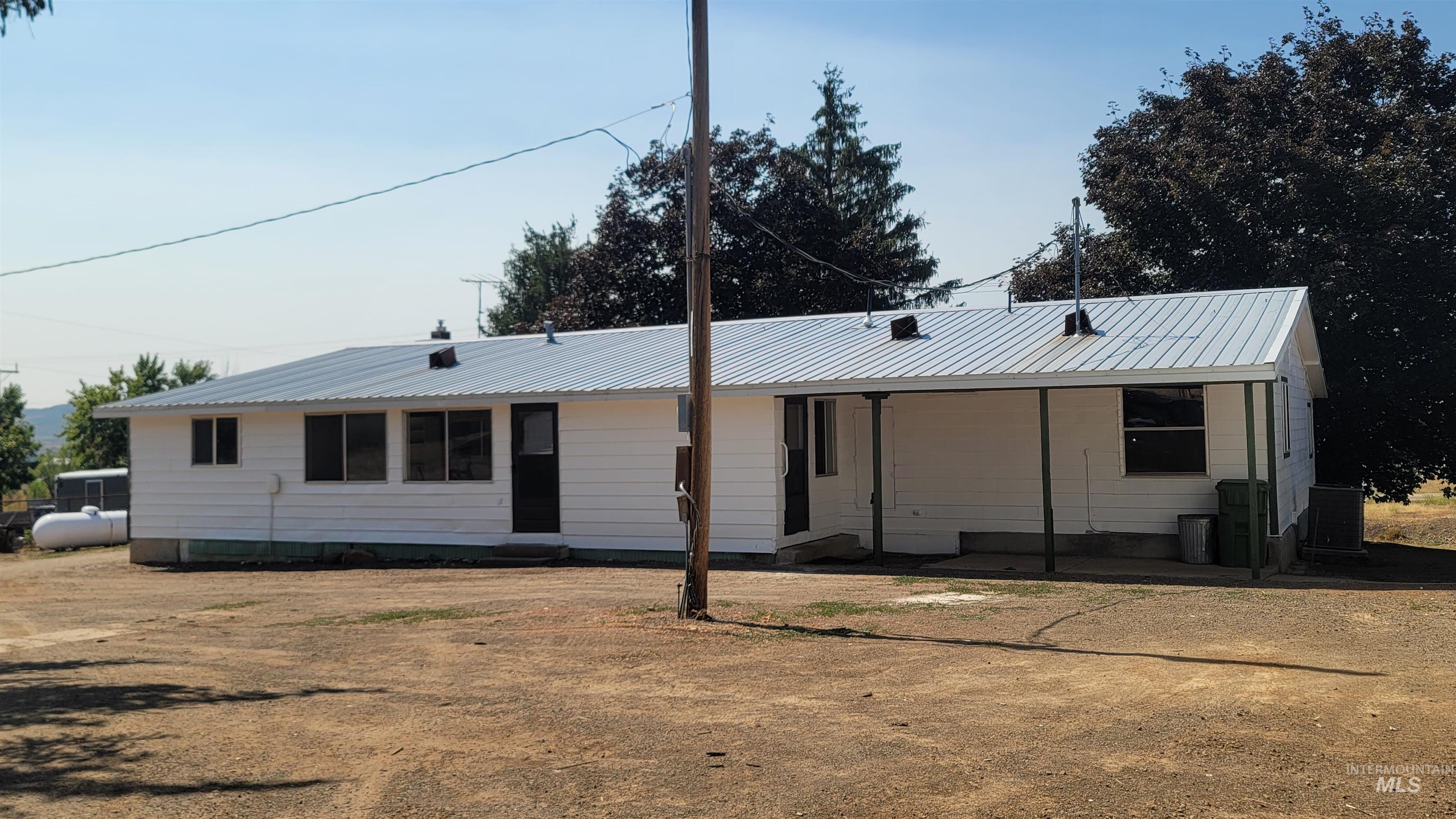 2122 Hwy 95 Property Photo 3