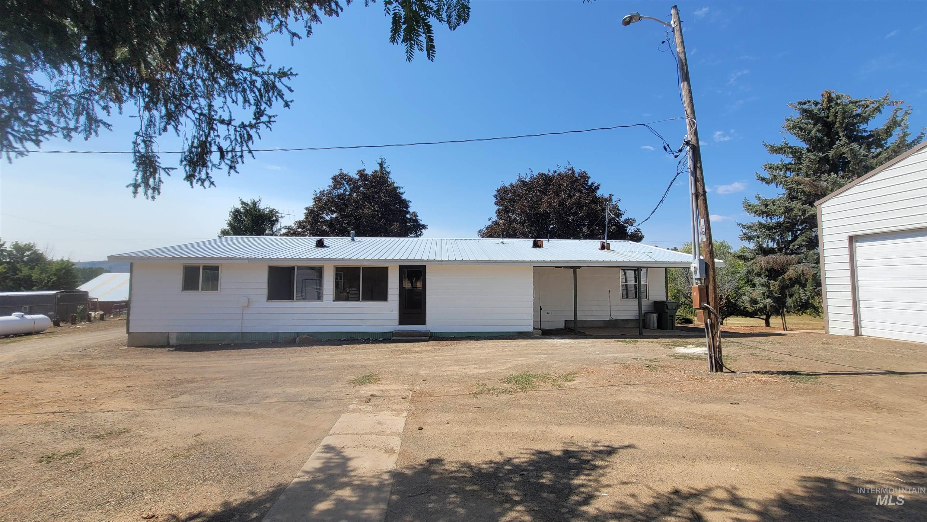 2122 Hwy 95 Property Photo 4