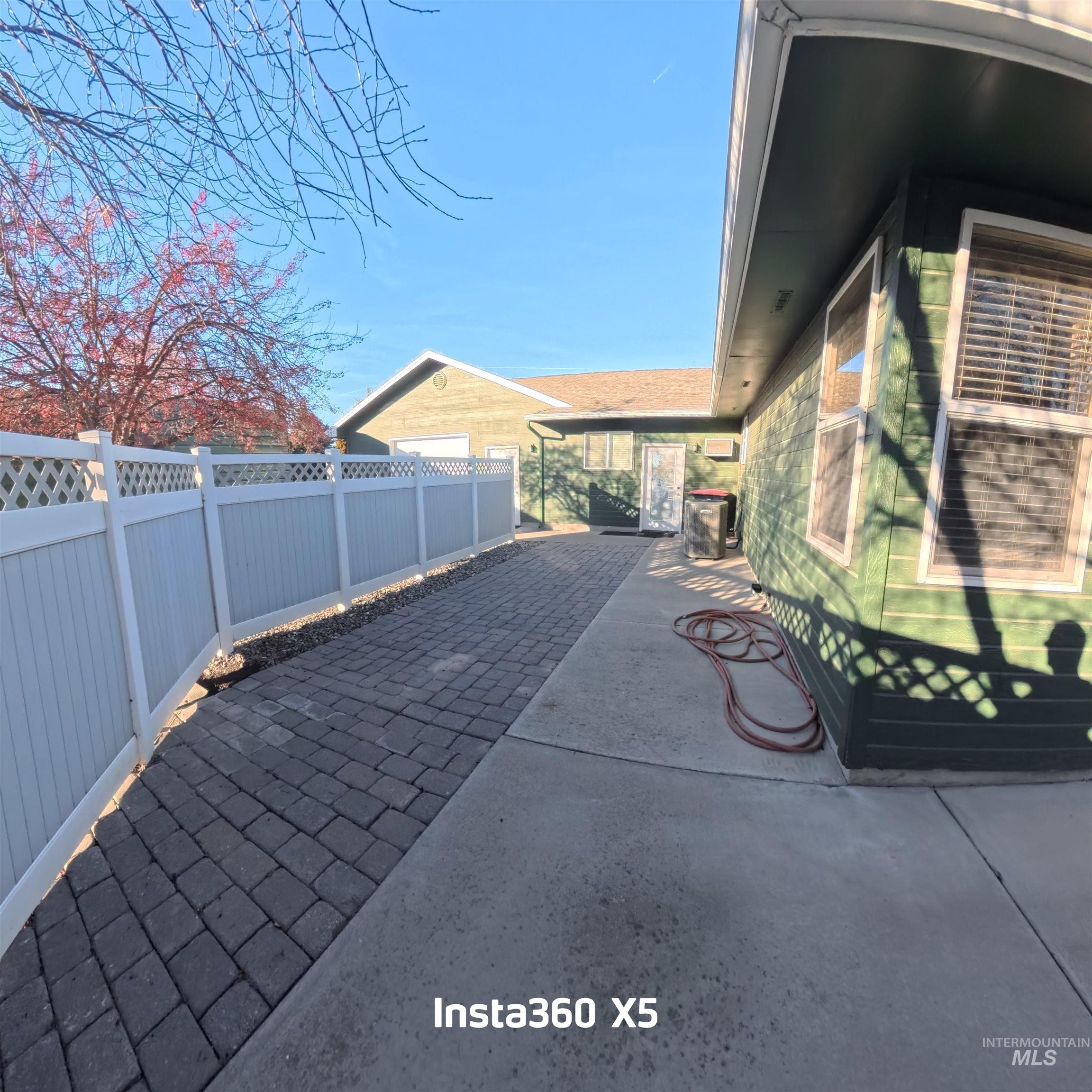 2450 Julie Lane Property Photo 7