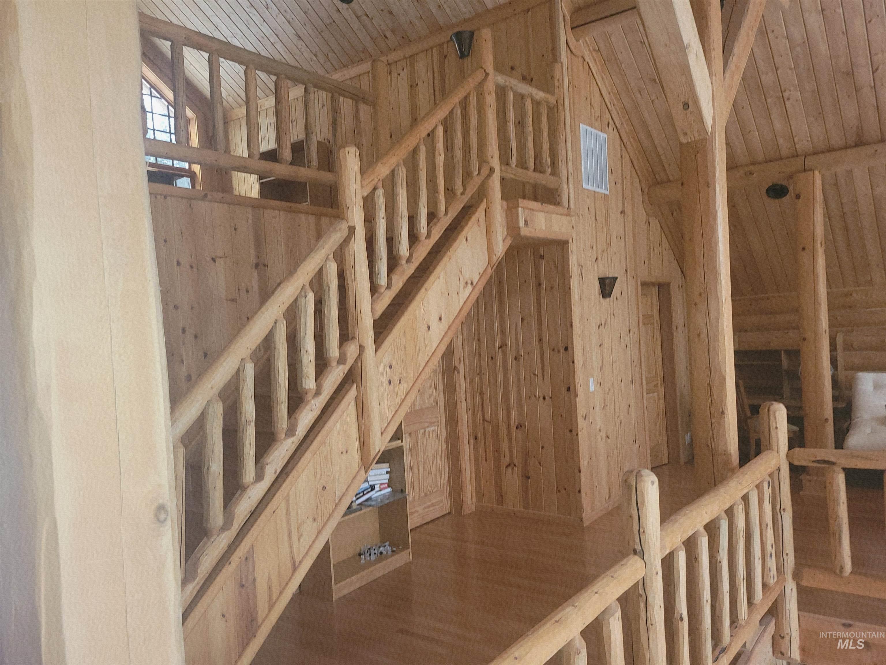 129 Copperhead Rd Property Photo 2