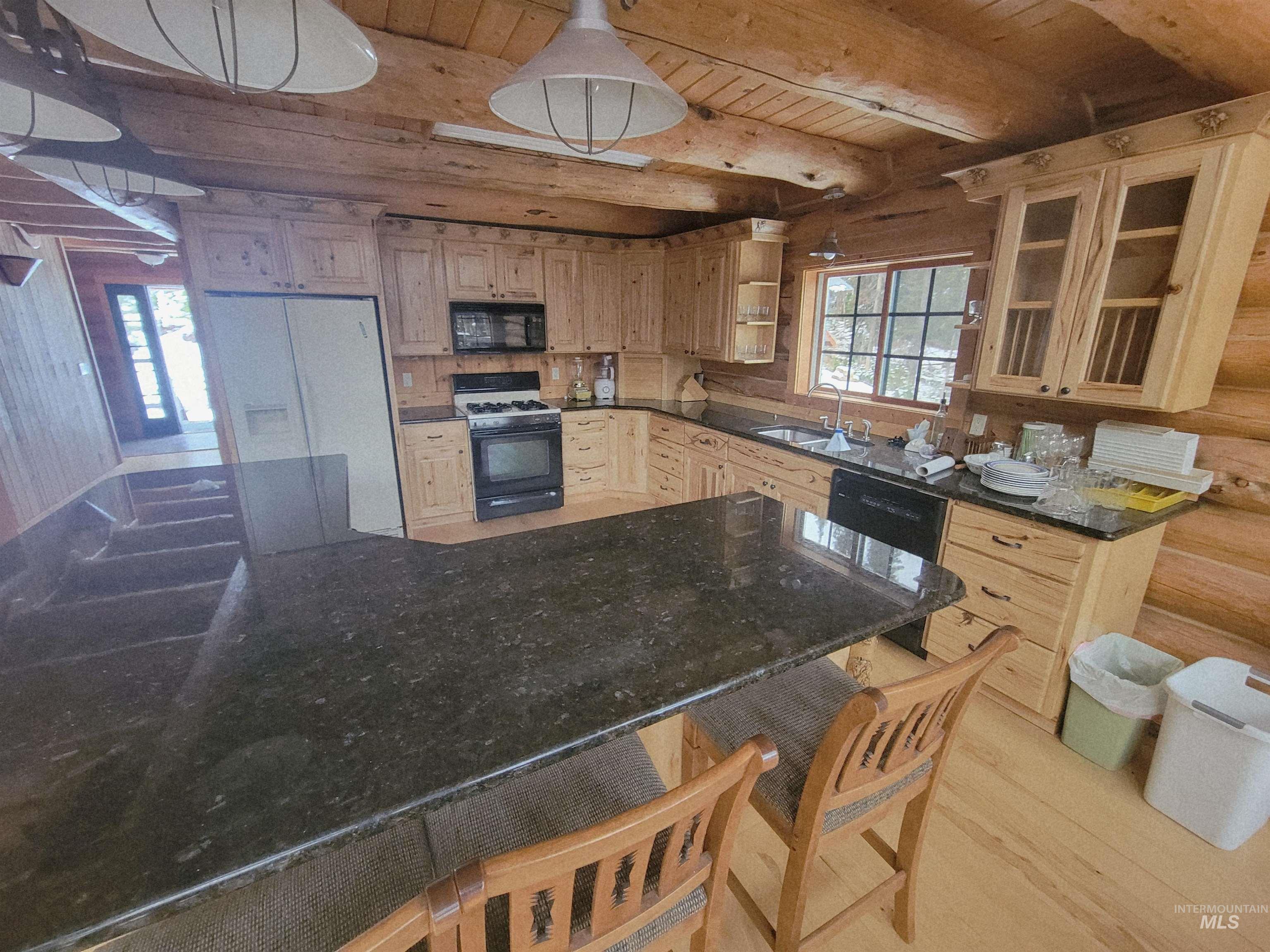 129 Copperhead Rd Property Photo 14