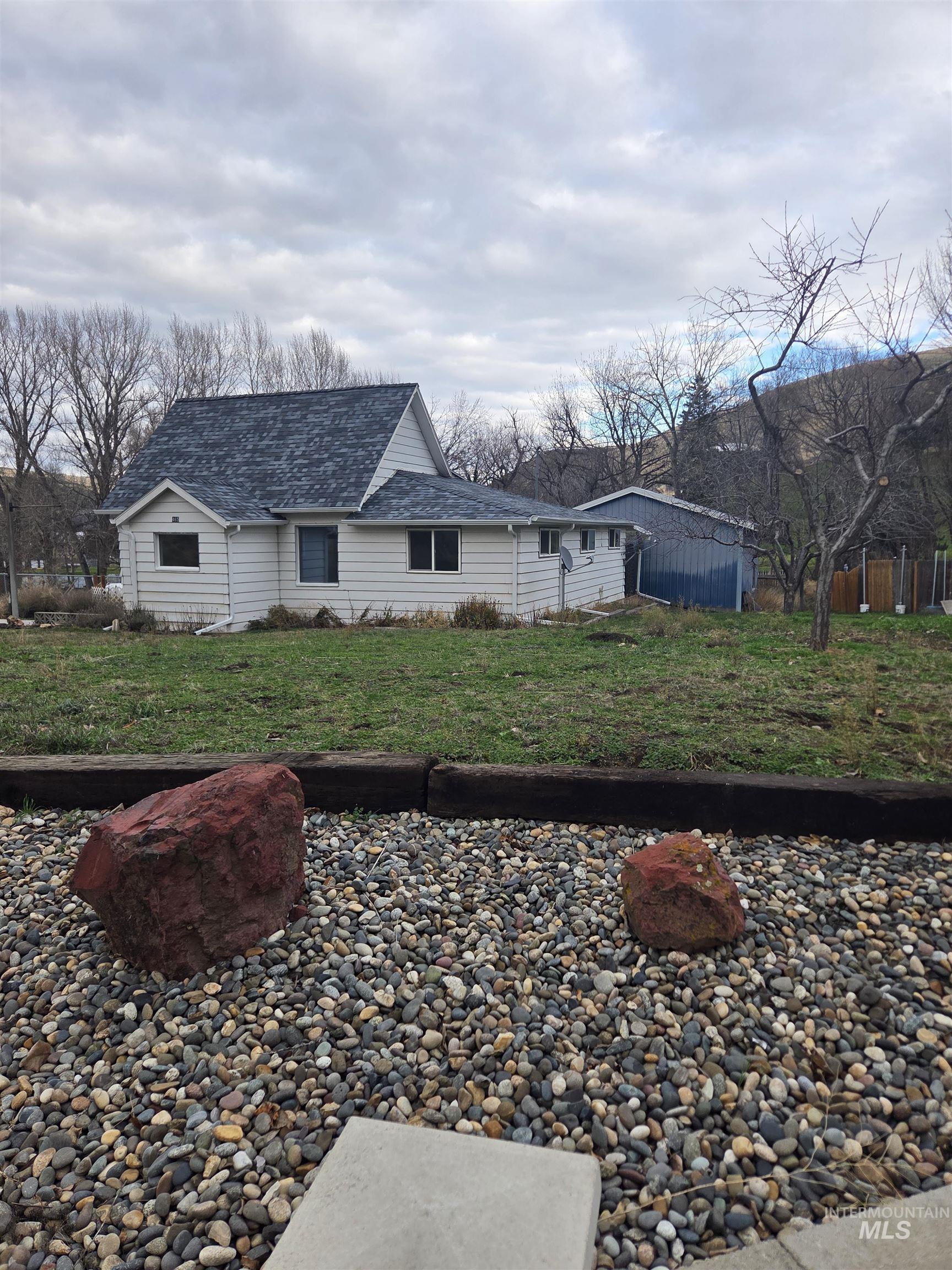465 15th Street Property Photo 1