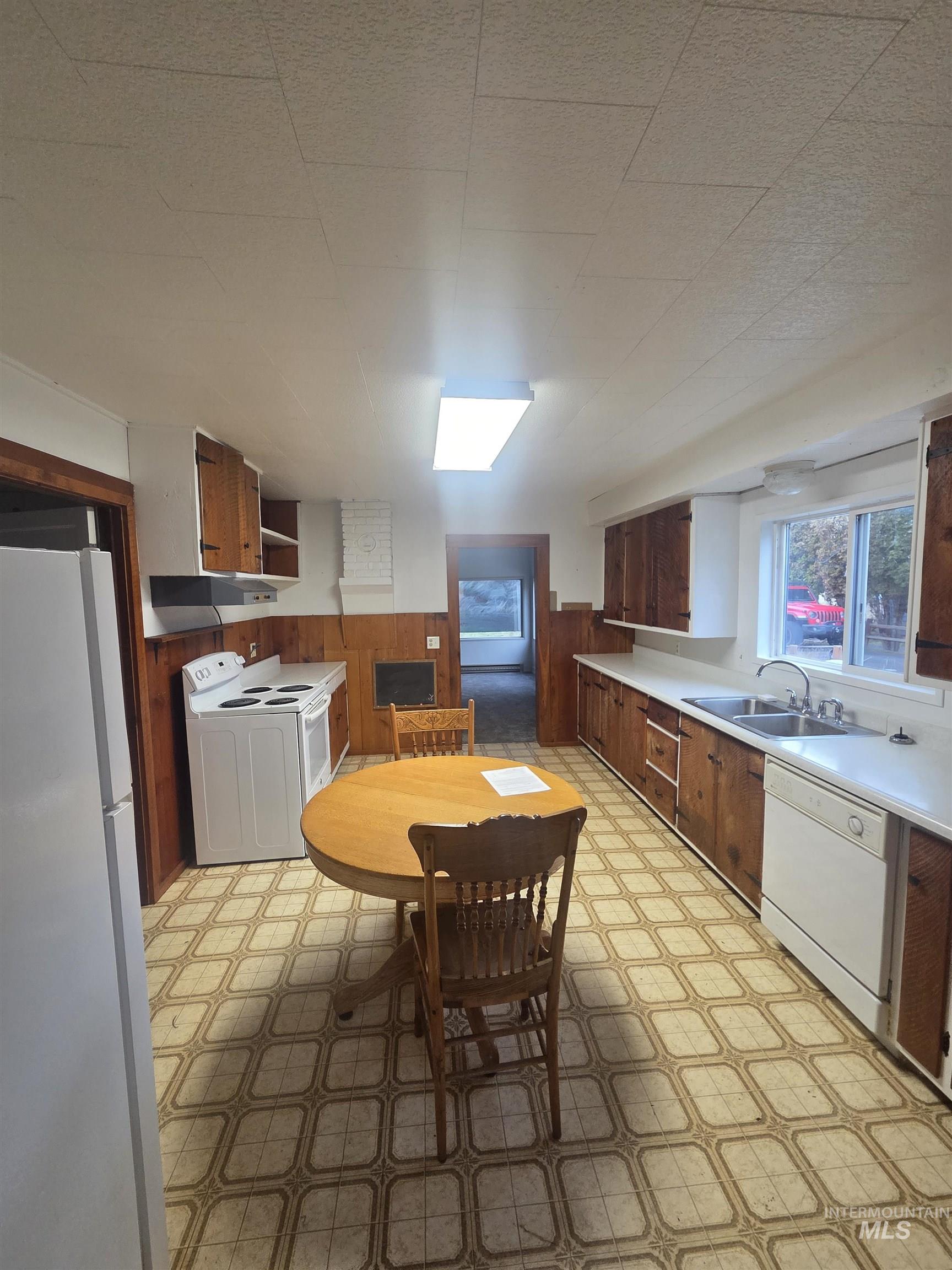 465 15th Street Property Photo 9