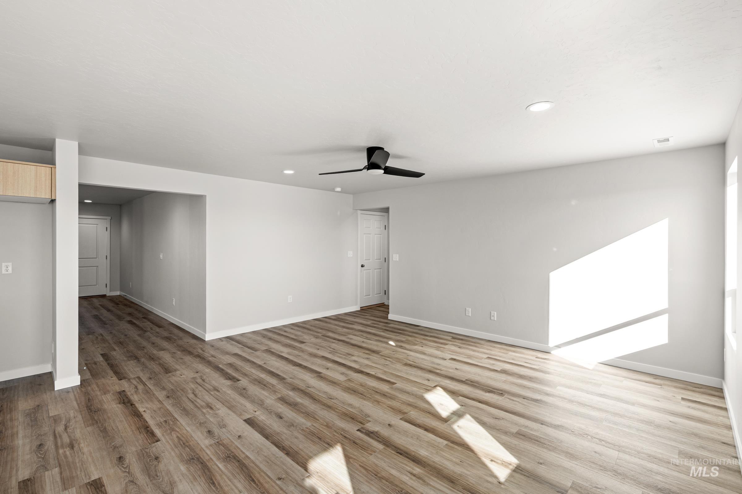 1647 Dyer St Property Photo 10