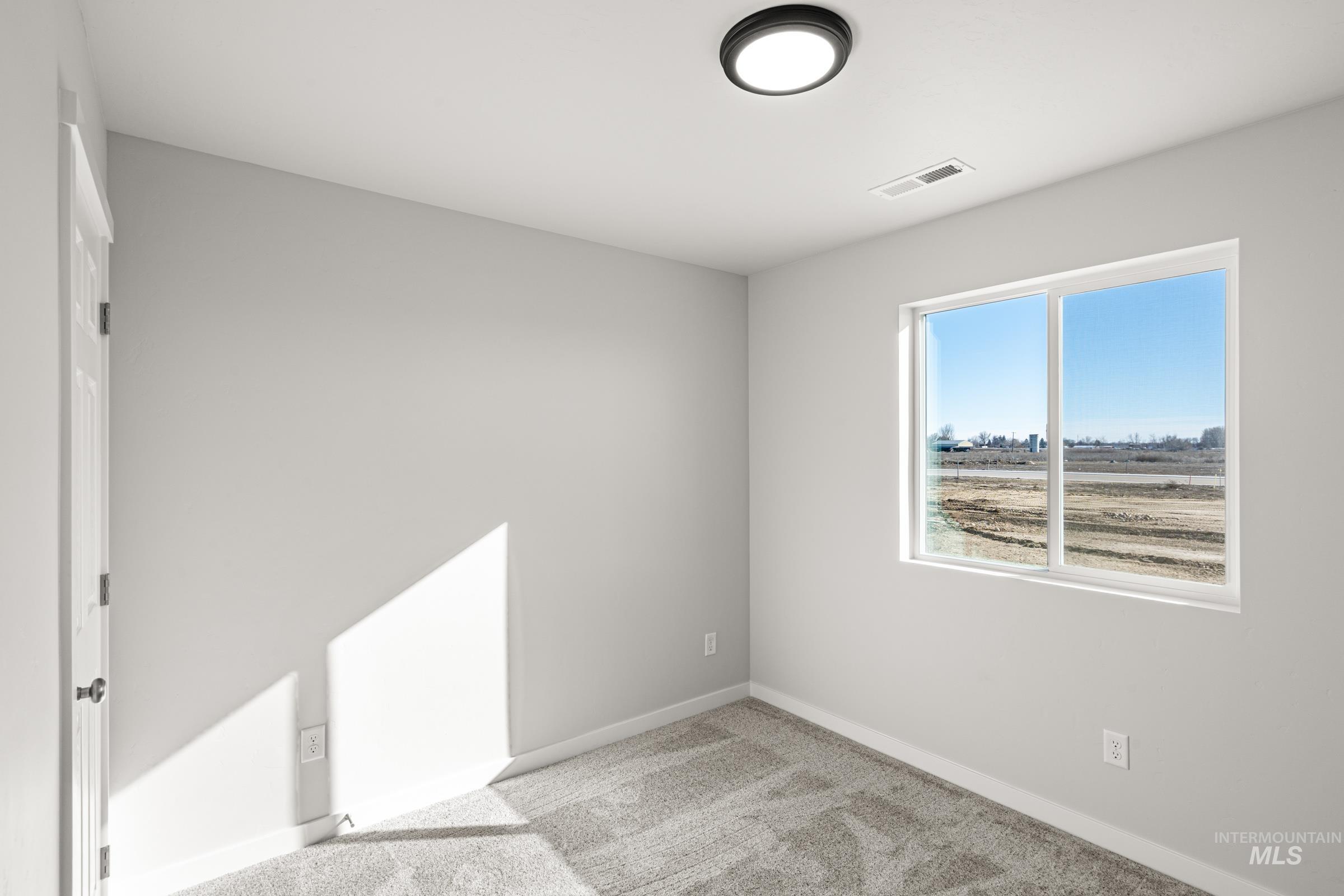 1647 Dyer St Property Photo 12