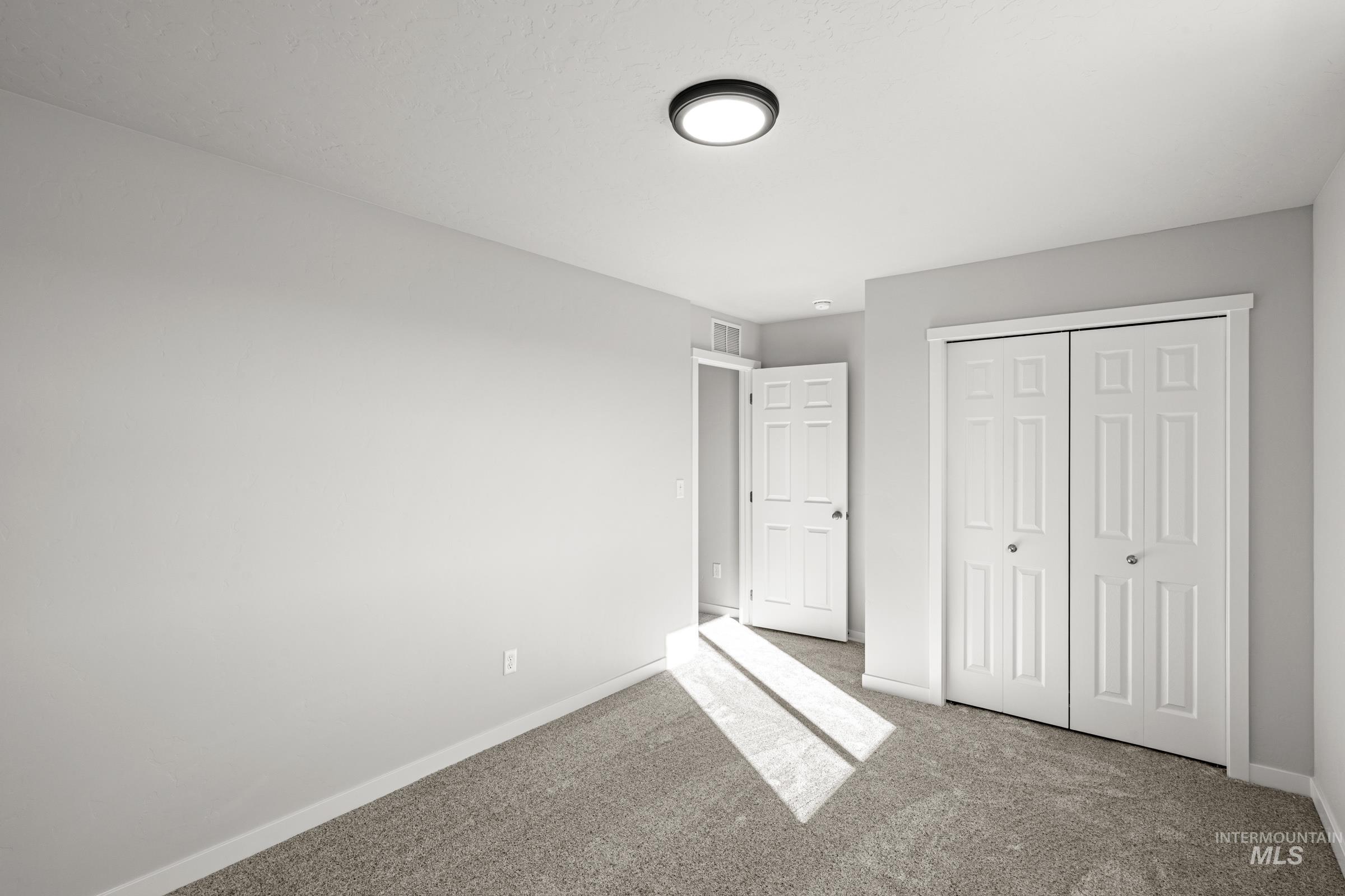 1647 Dyer St Property Photo 15