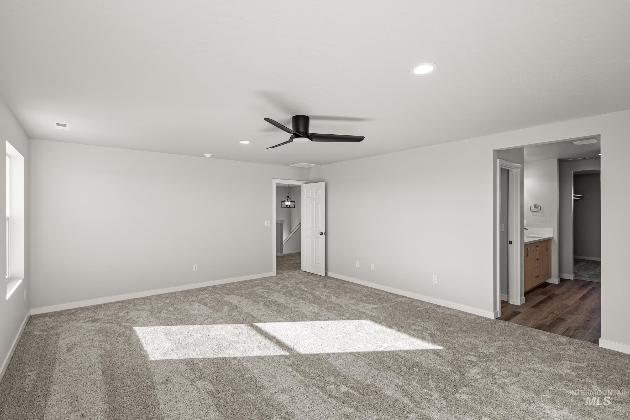 1647 Dyer St Property Photo 20