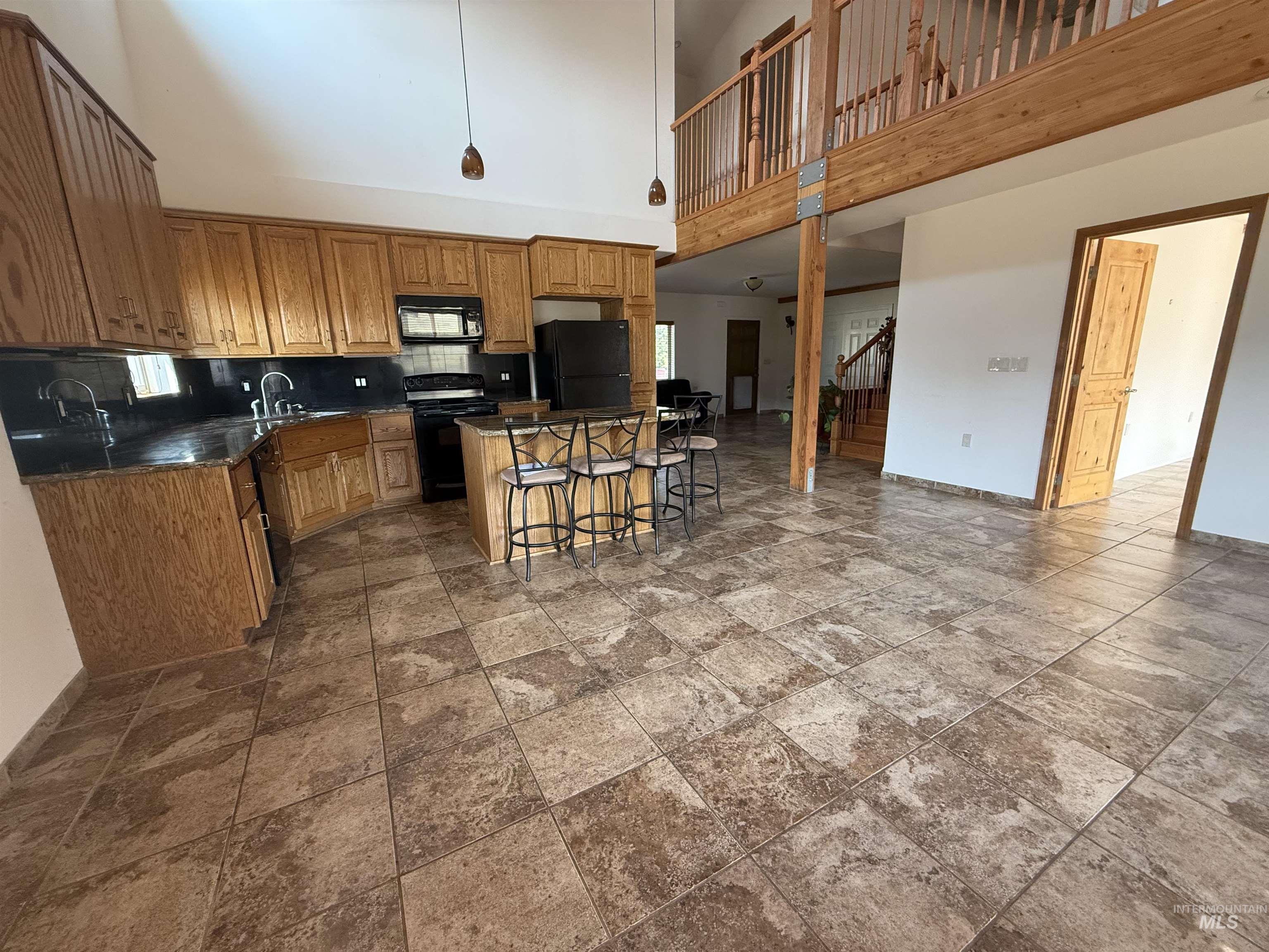 1653 Kidder Ridge Property Photo 8