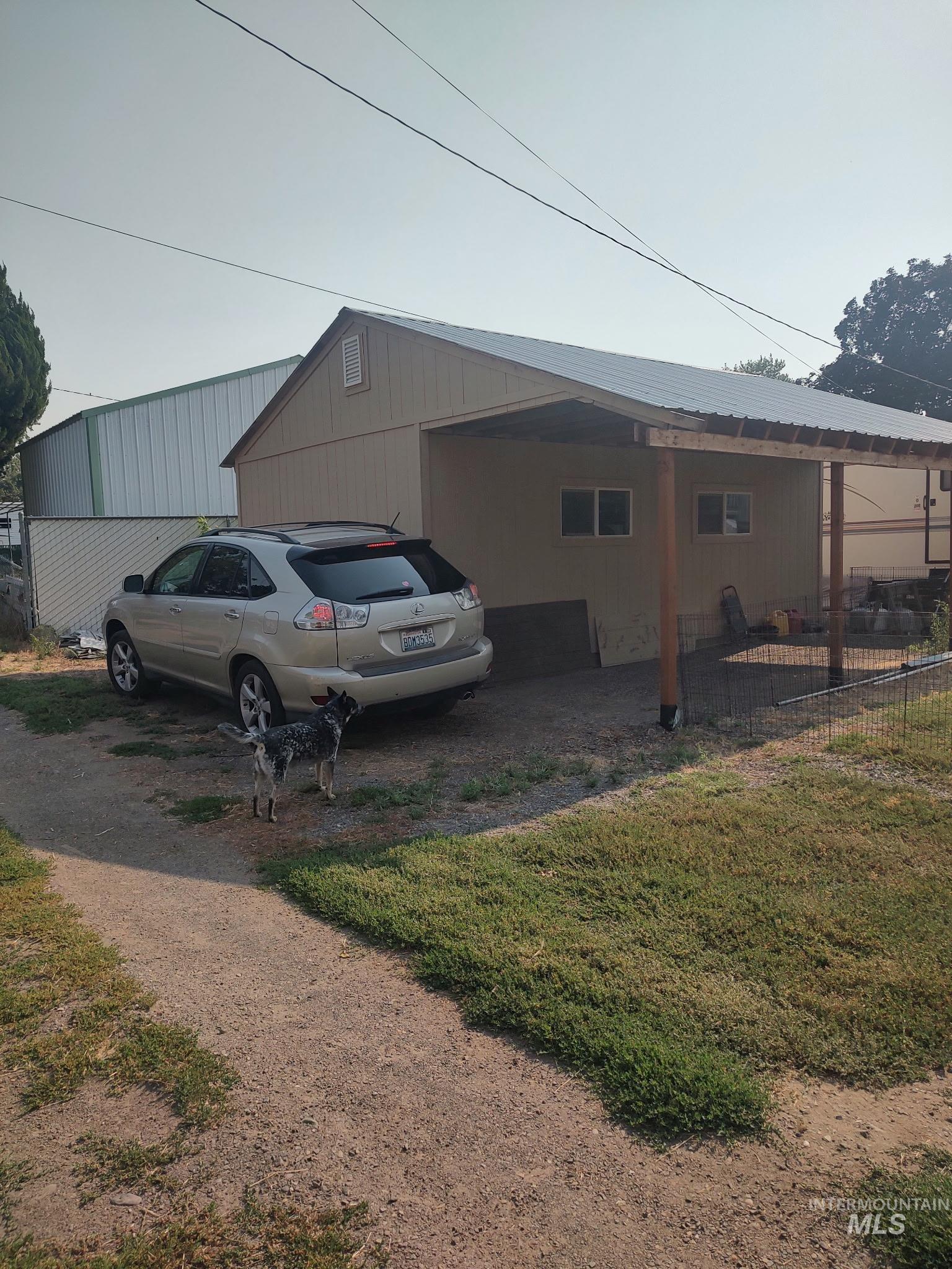 1039 15th St Property Photo 9