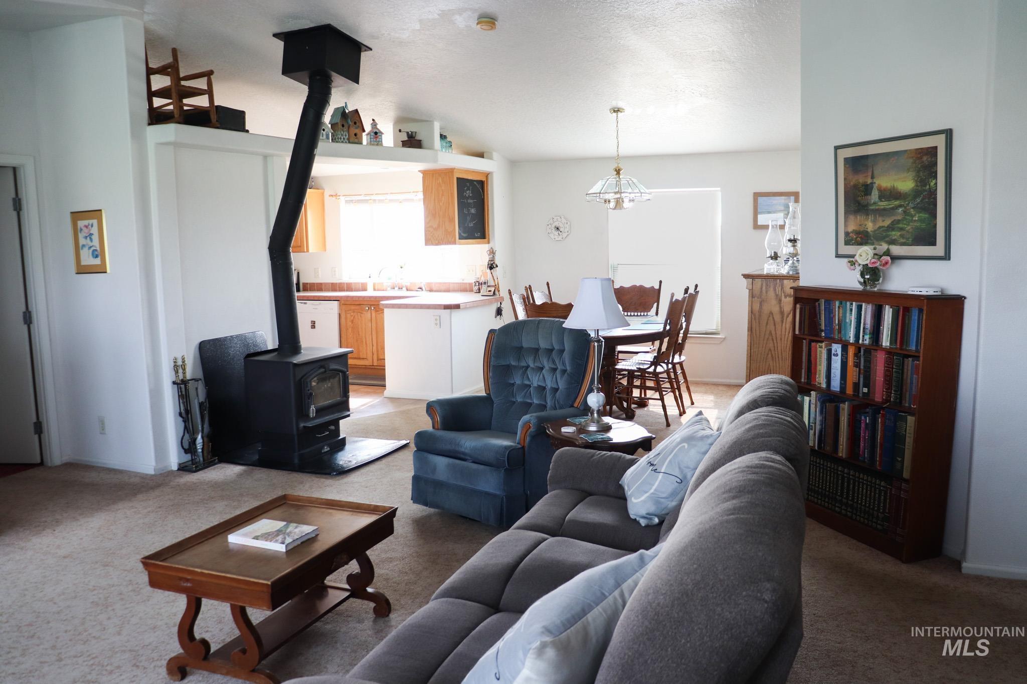 2385 Airport Road Property Photo 11