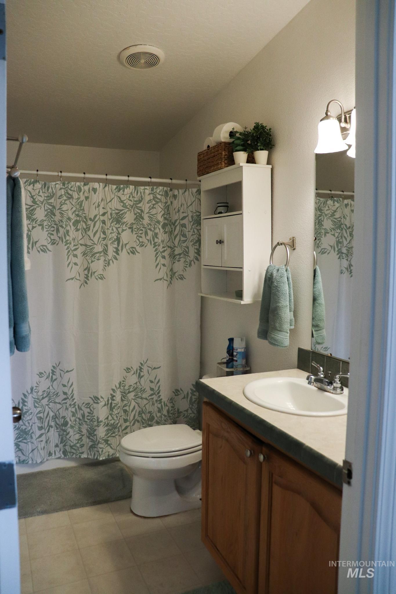 2385 Airport Road Property Photo 19
