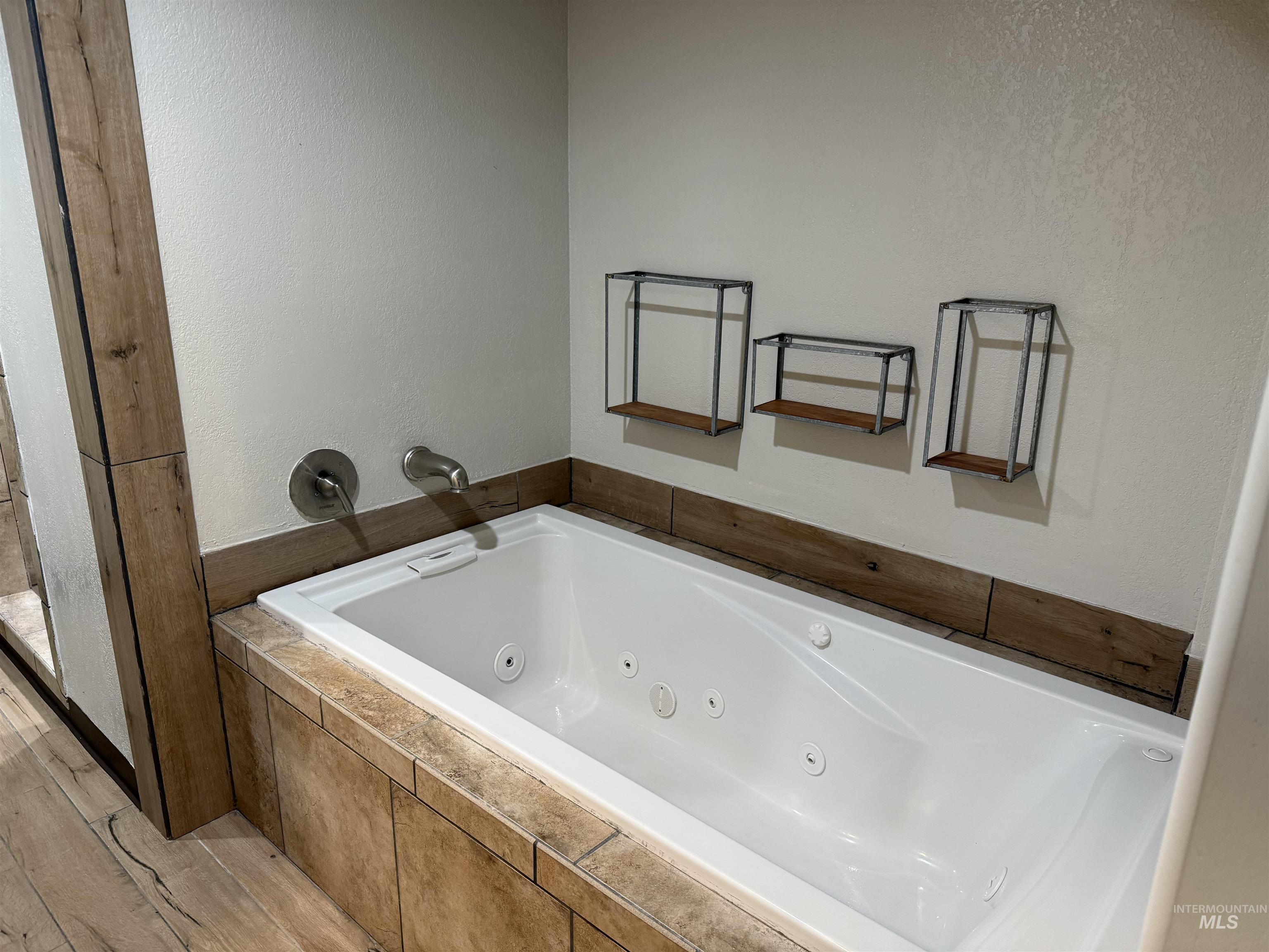 2932 S Arthur Property Photo 26