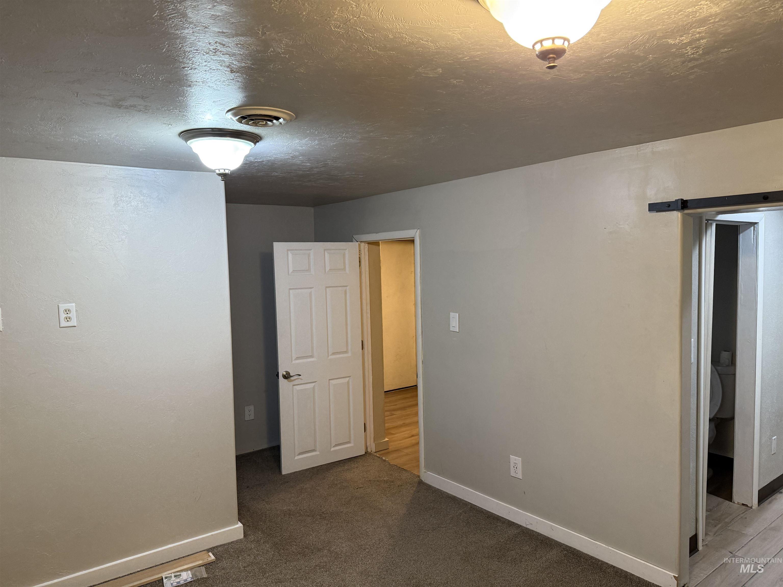 2932 S Arthur Property Photo 32