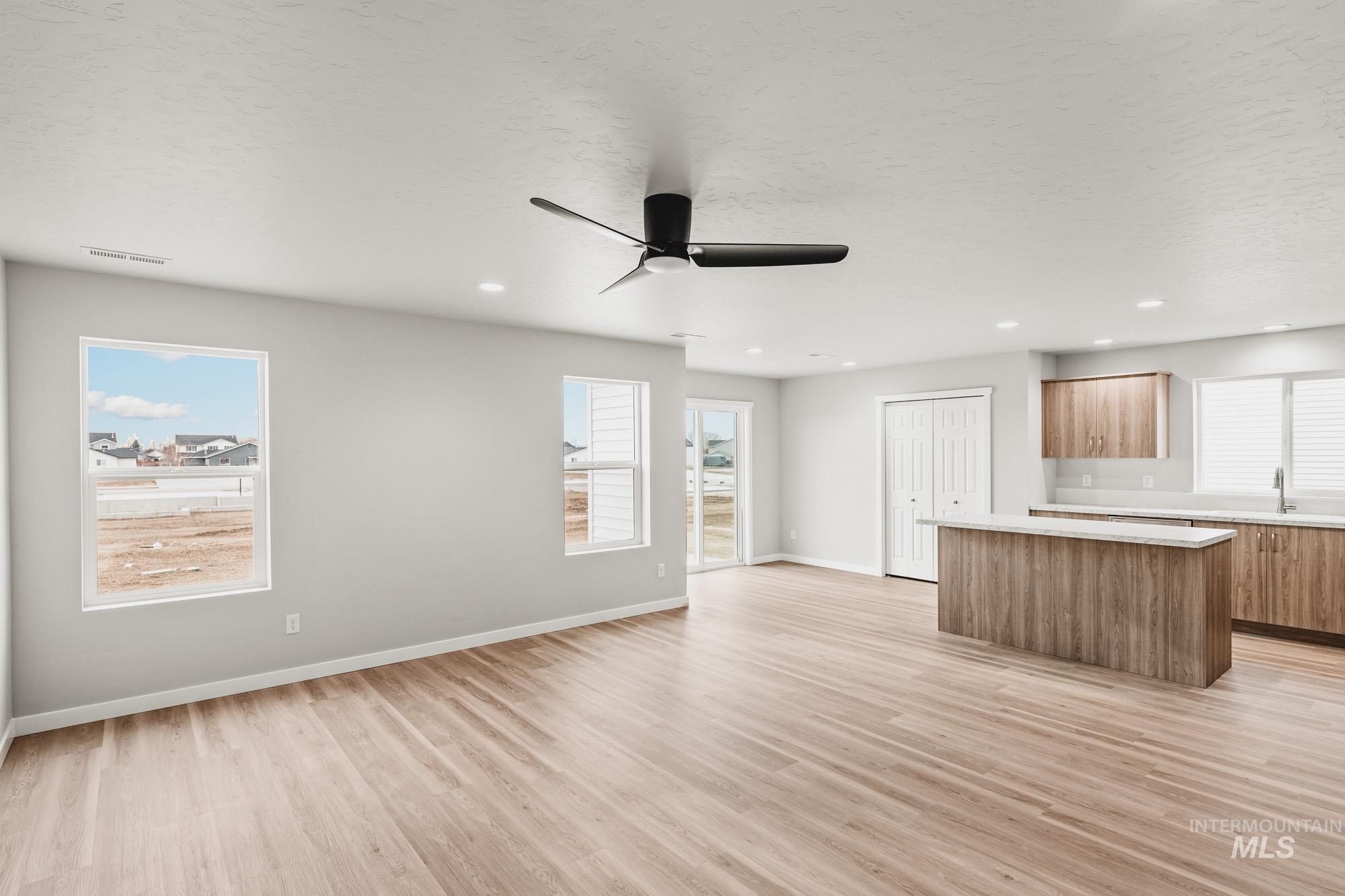 1515 Long Pond St Property Photo 10