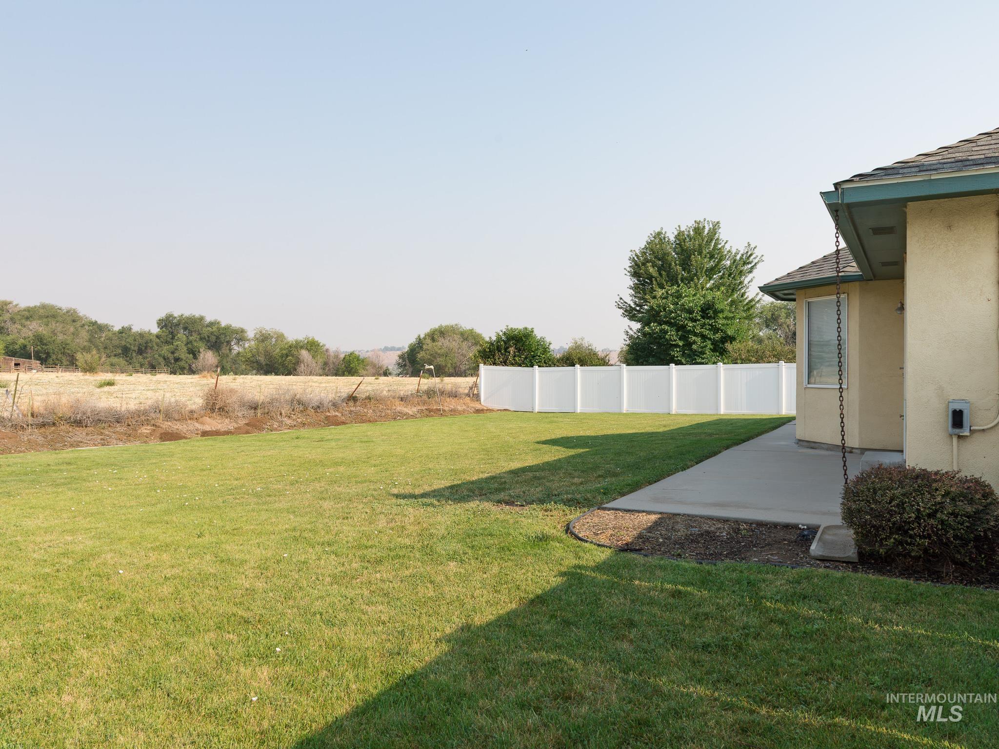 593 N Dorian Dr Property Photo 47