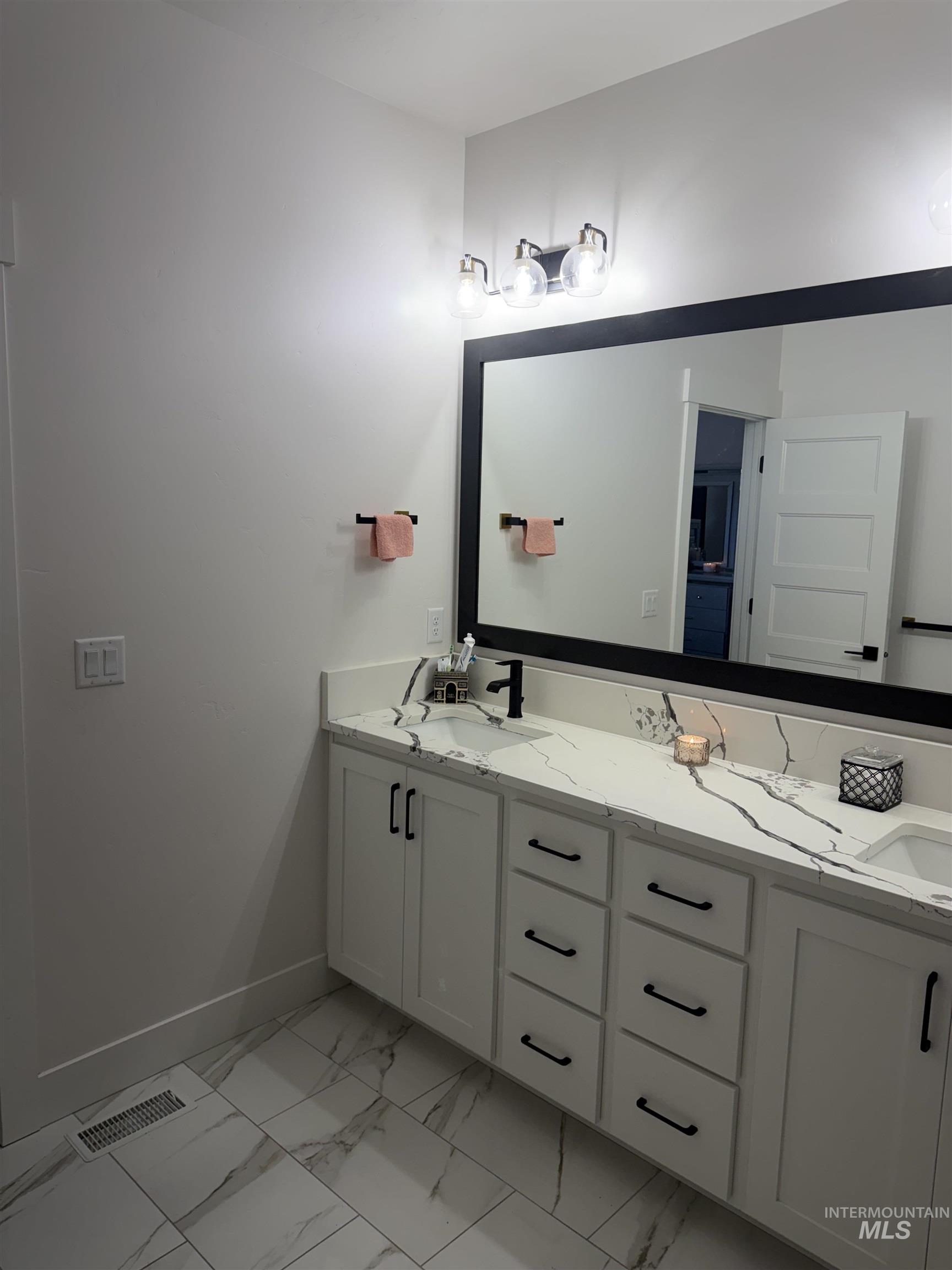11260 White River St Property Photo 11