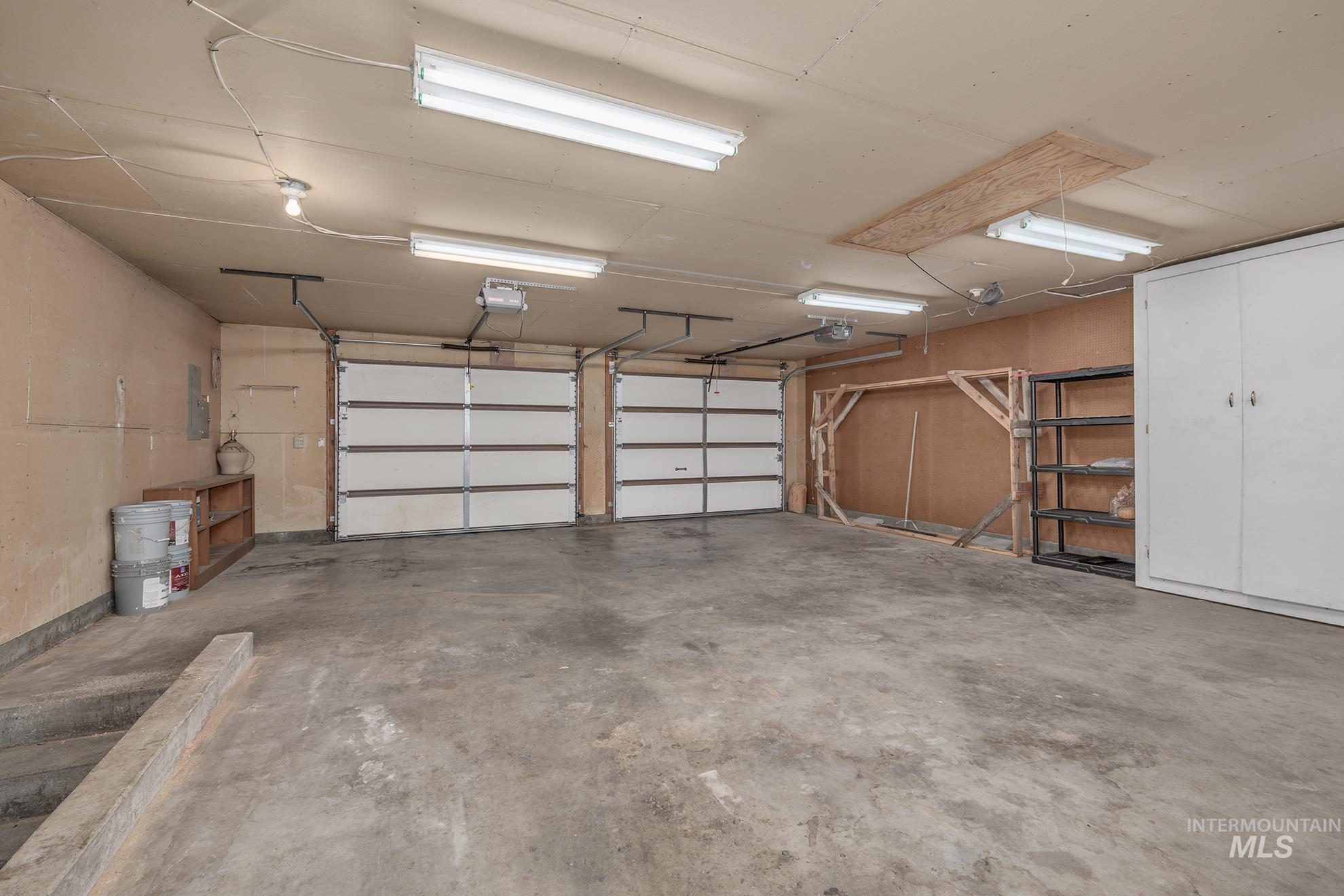 8087 N Pennsylvania Ave Property Photo 37