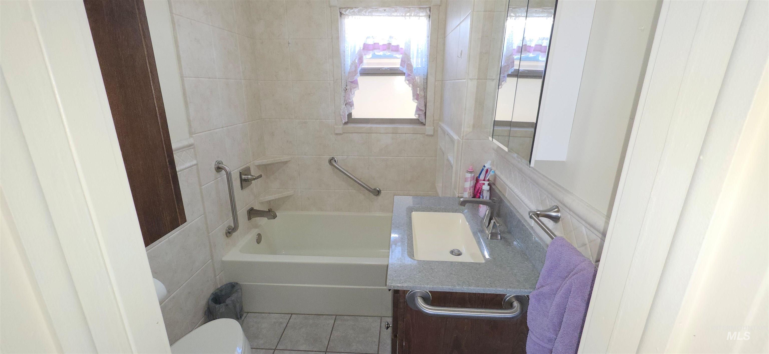 103 S 650 E Property Photo 14