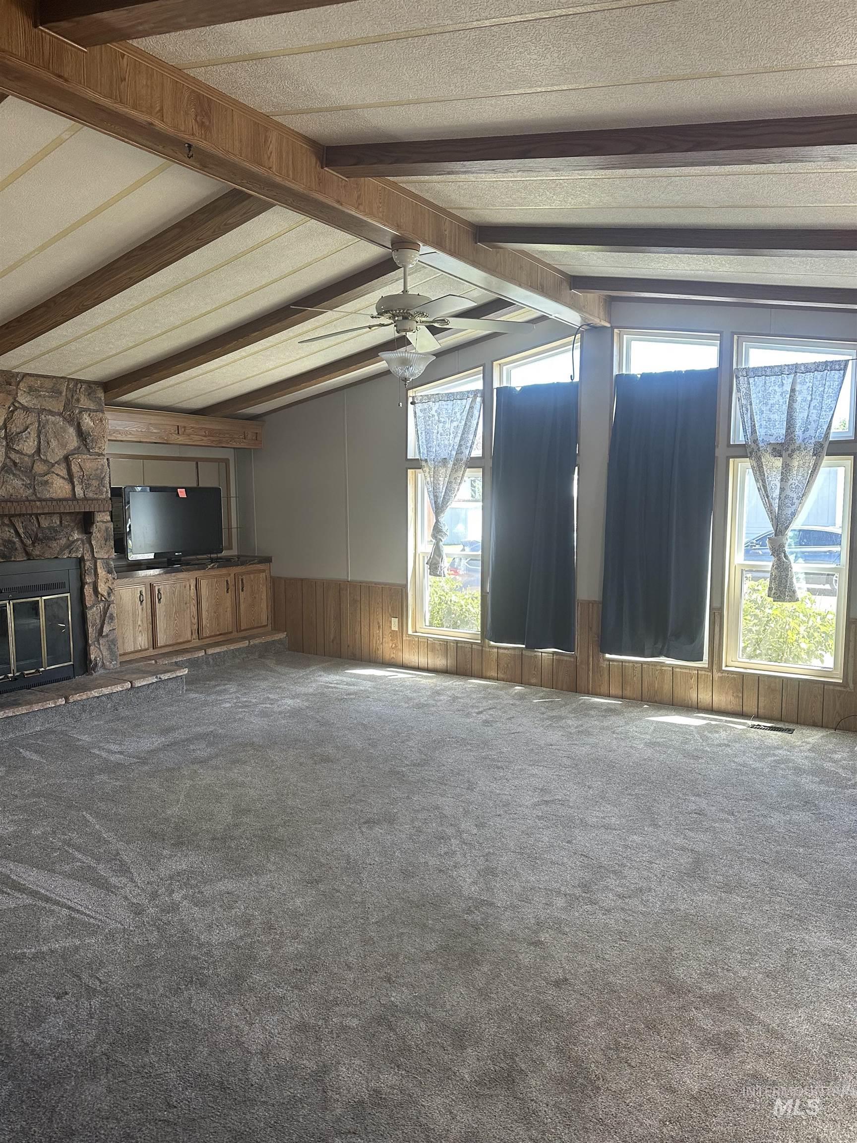 9436 W Glen Ellyn Ln Property Photo 3