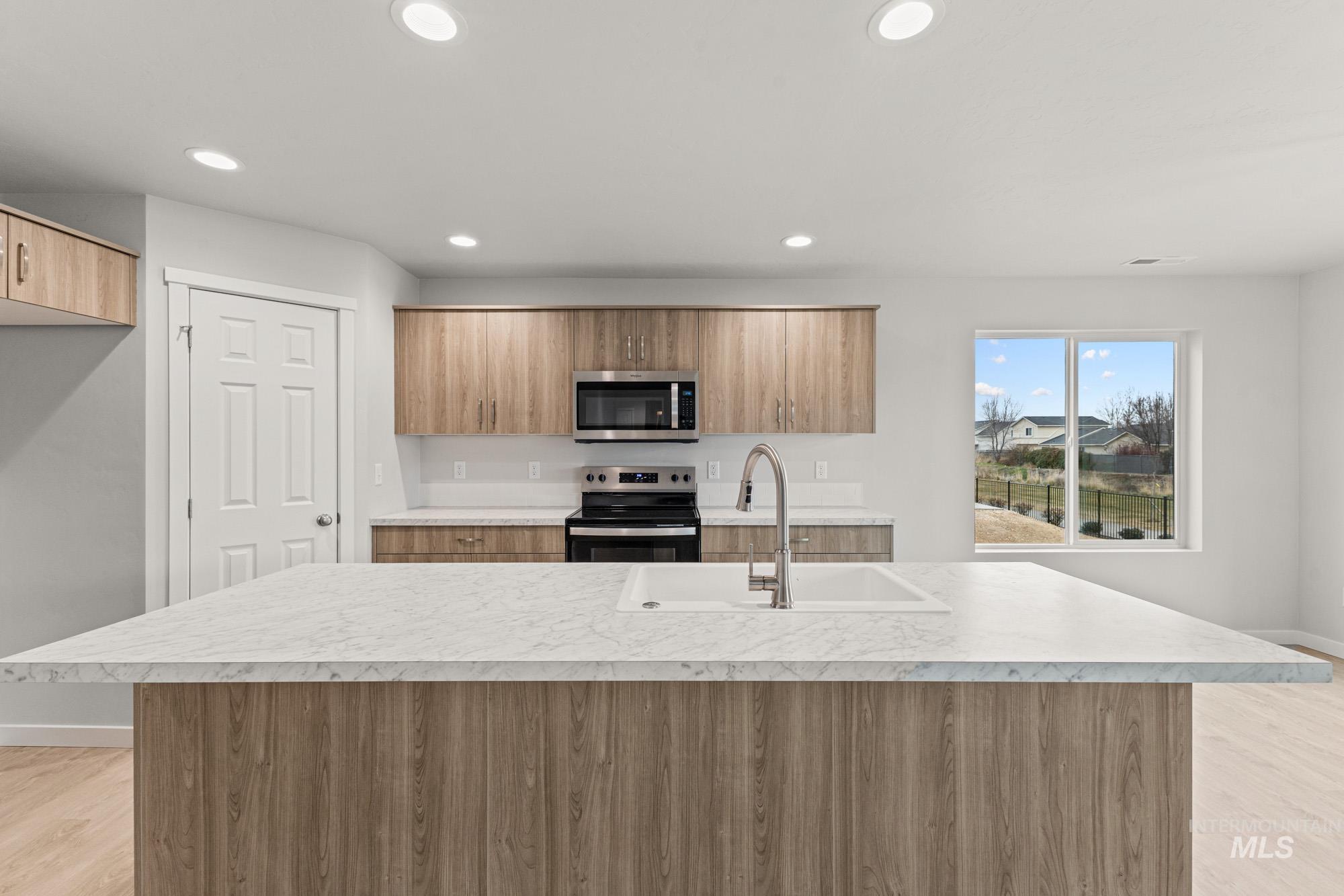 3070 S Maple Ranch Way Property Photo 4