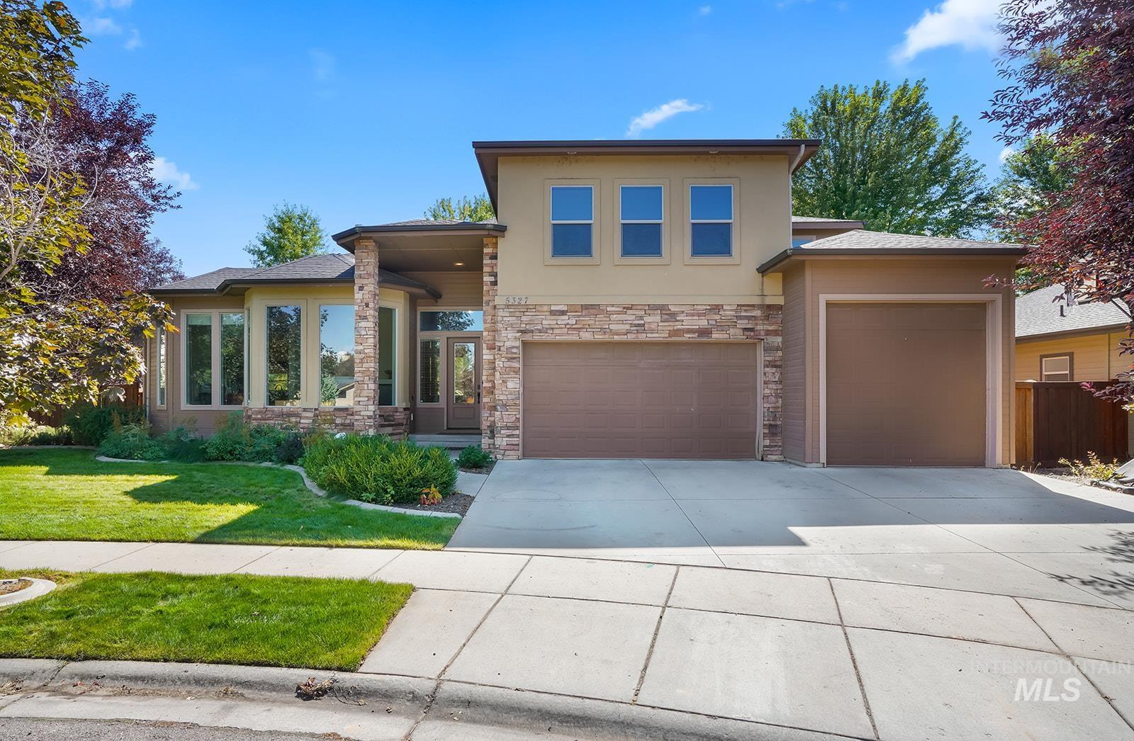 5327 N Red Hills Pl.