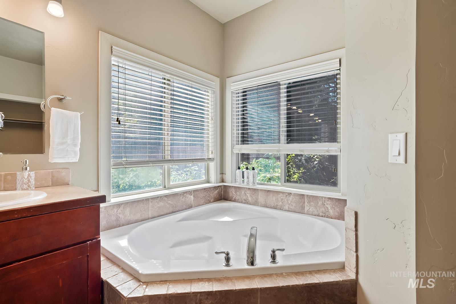 5327 N Red Hills Pl. Property Photo 29