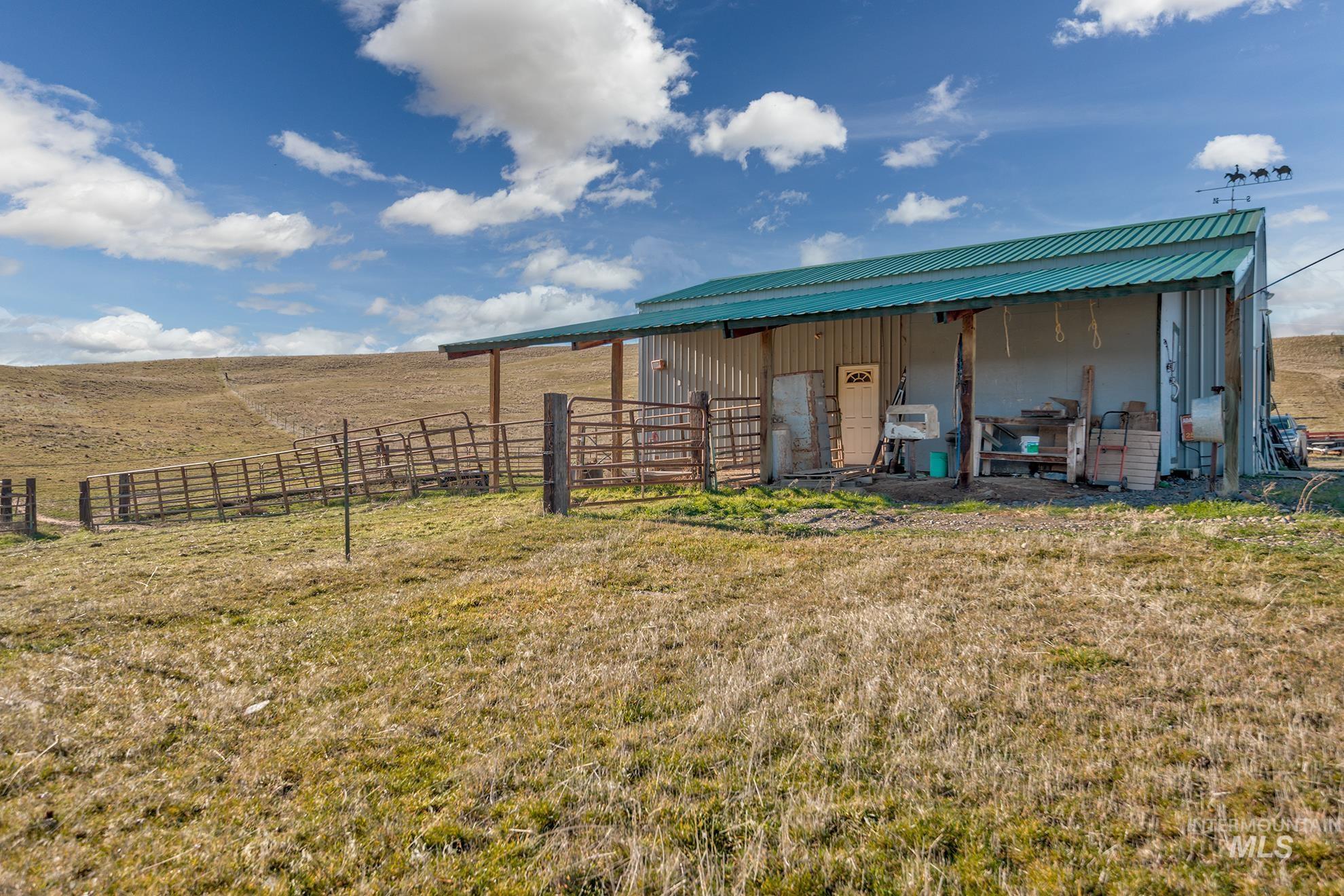 985 Hwy 95 Property Photo 37