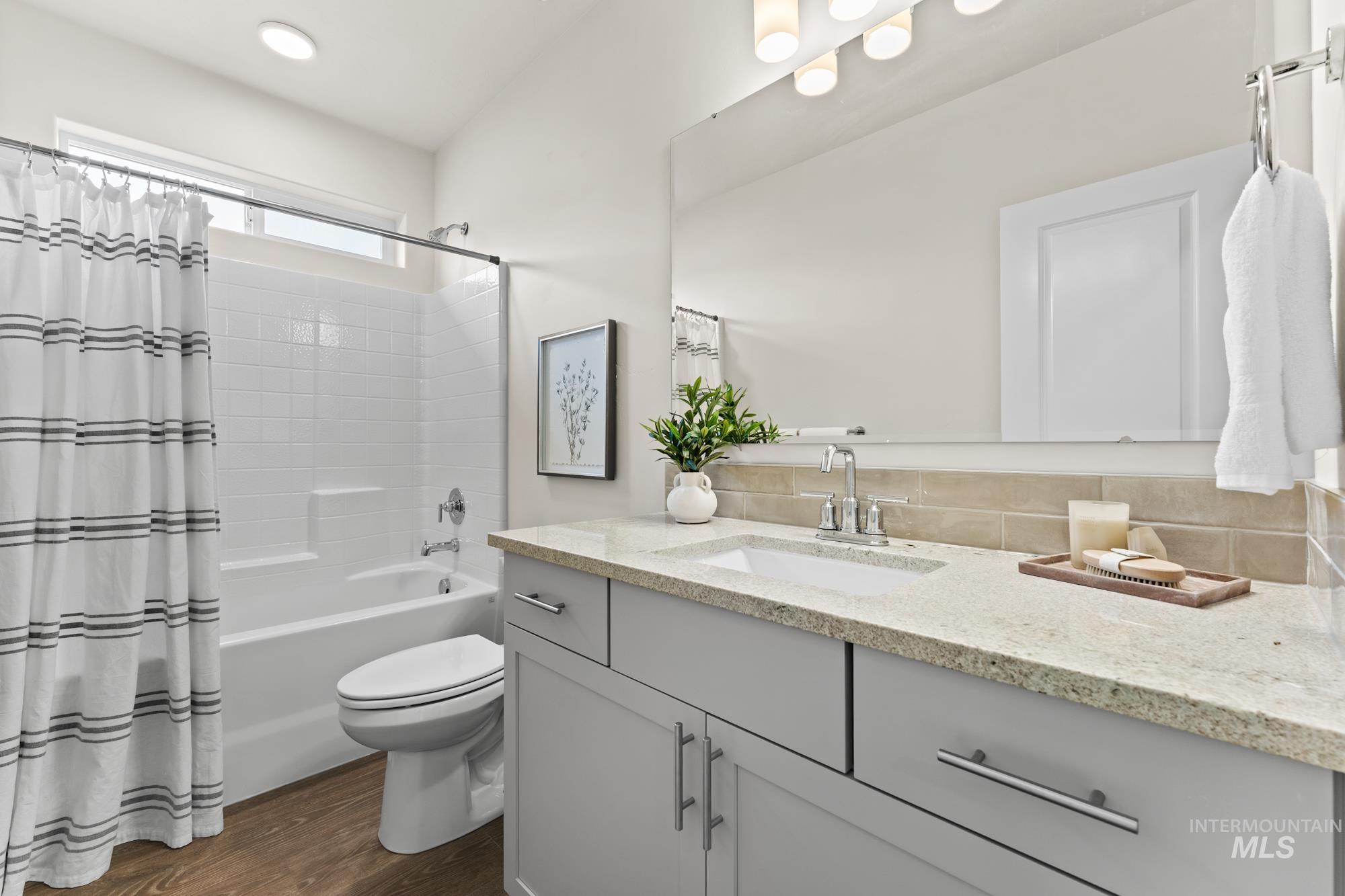 5895 N Garbo Avenue Property Photo 12