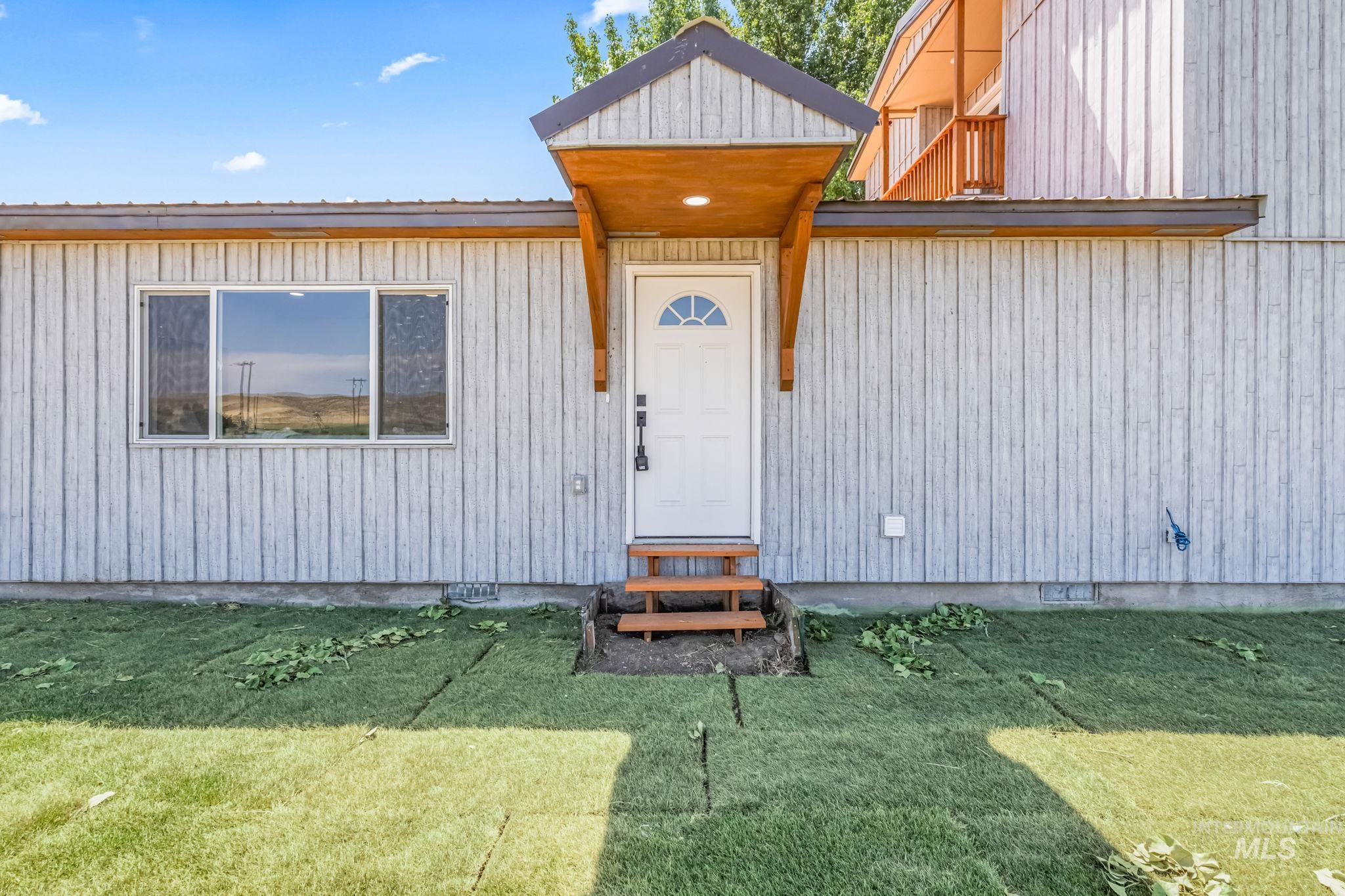 1117 Olds Ferry Road Property Photo 1
