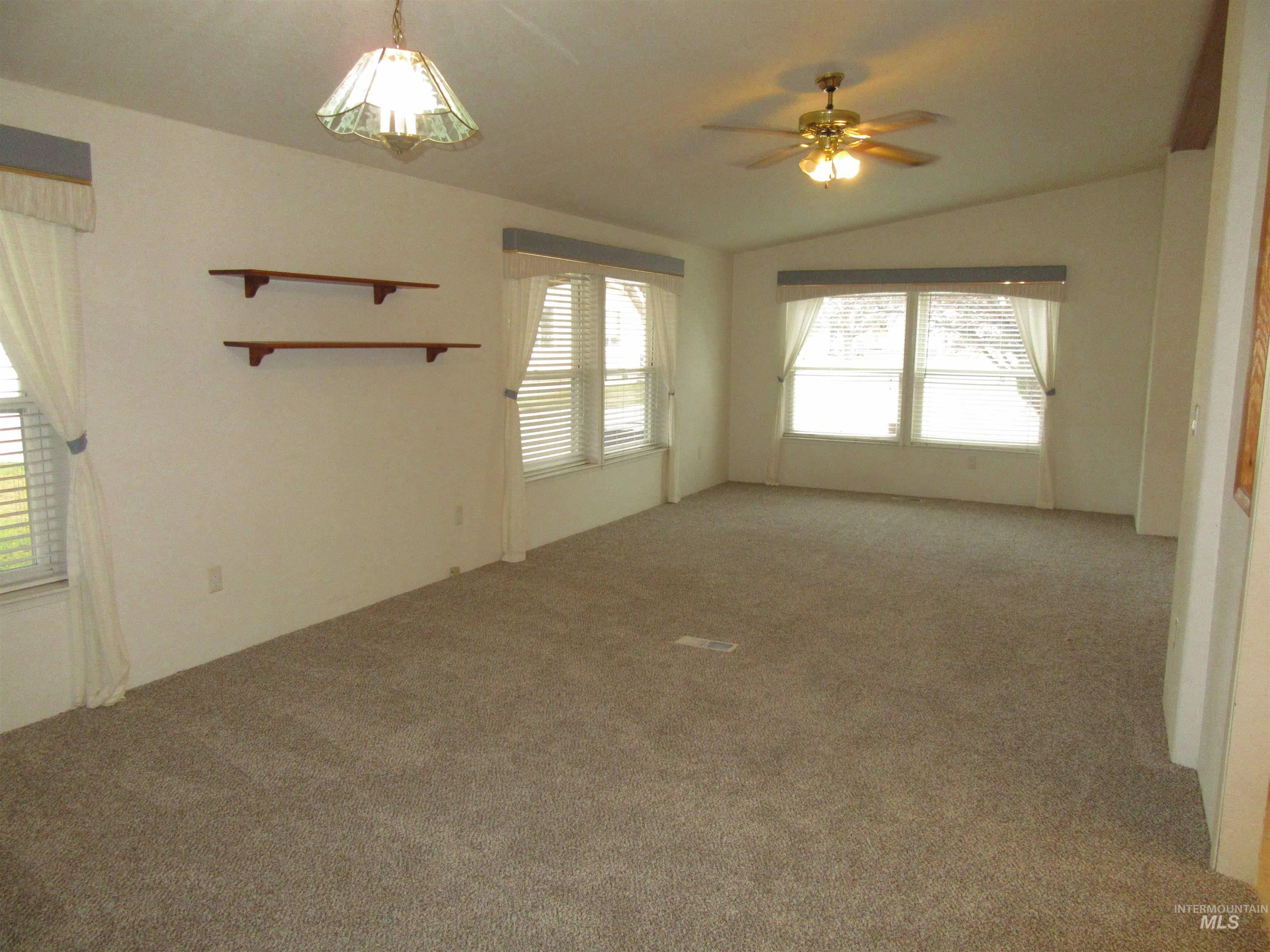 910 Moon Glo Ave Property Photo 12