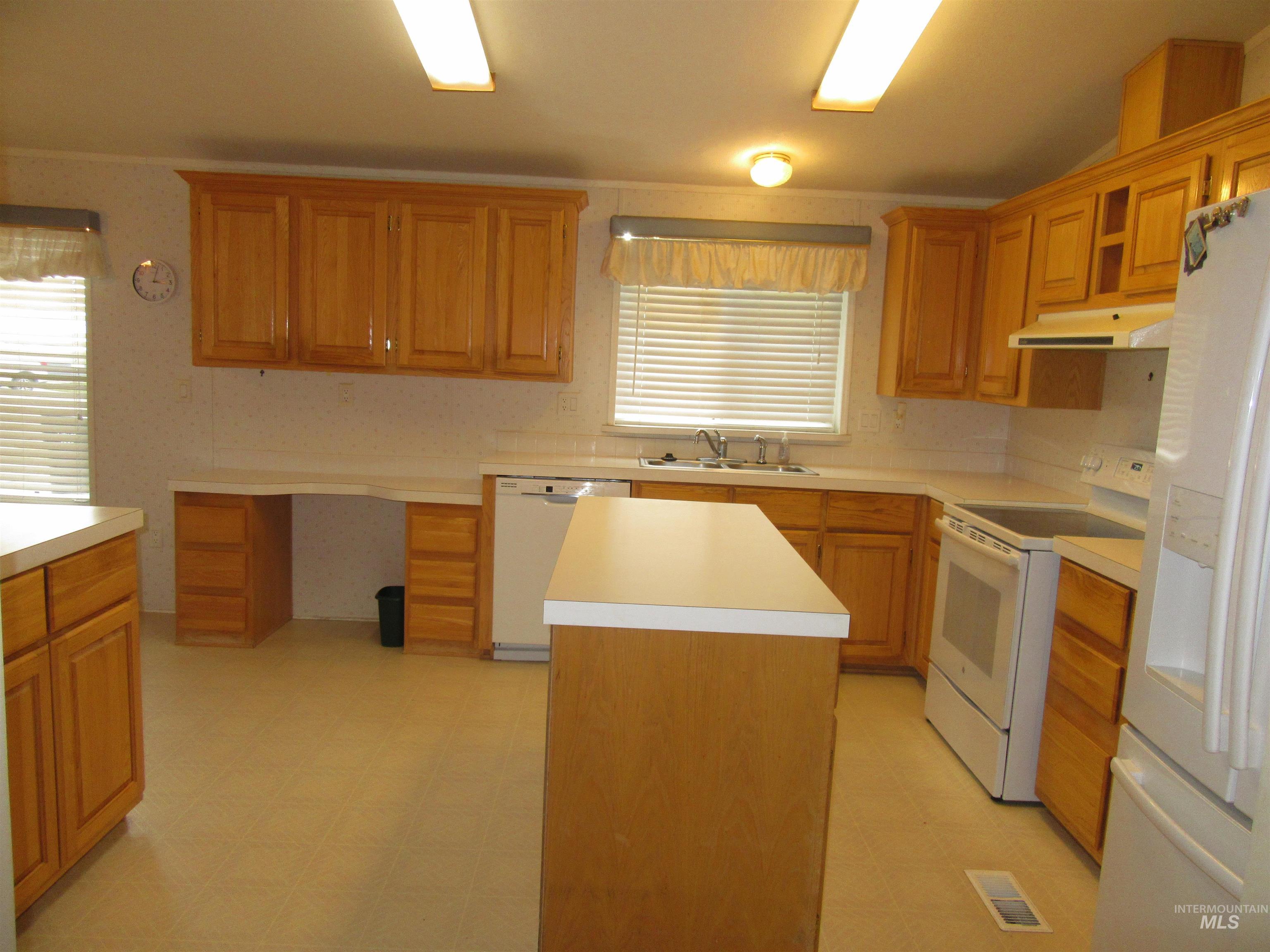 910 Moon Glo Ave Property Photo 18