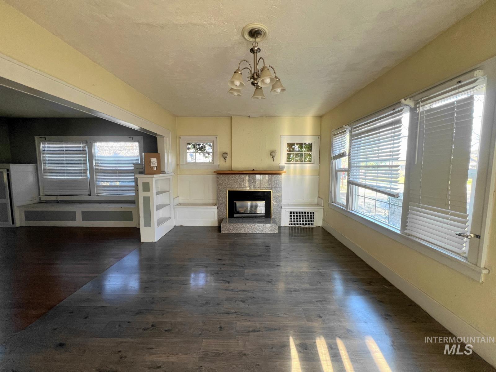 1002 9th Street Property Photo 3