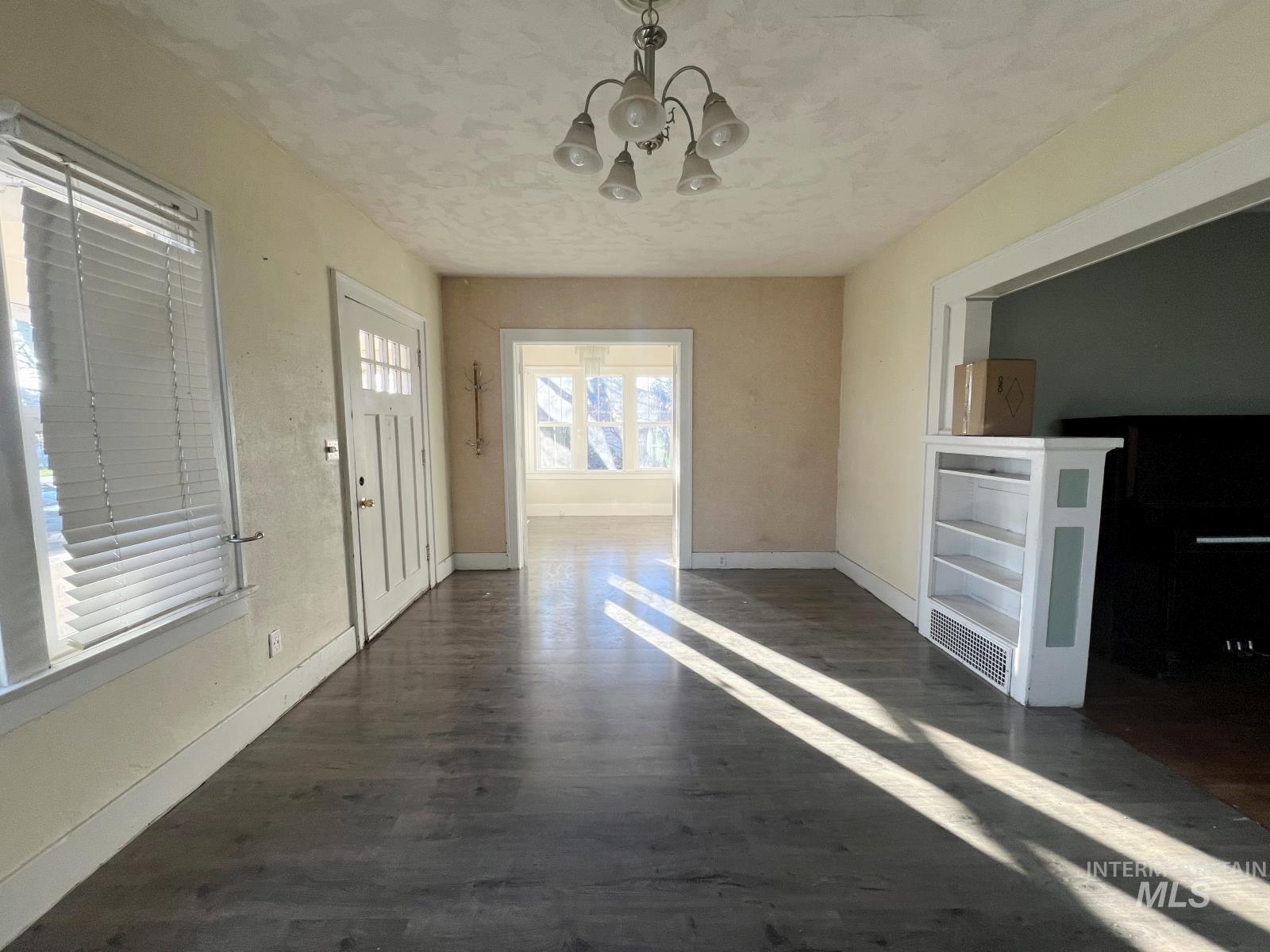 1002 9th Street Property Photo 4
