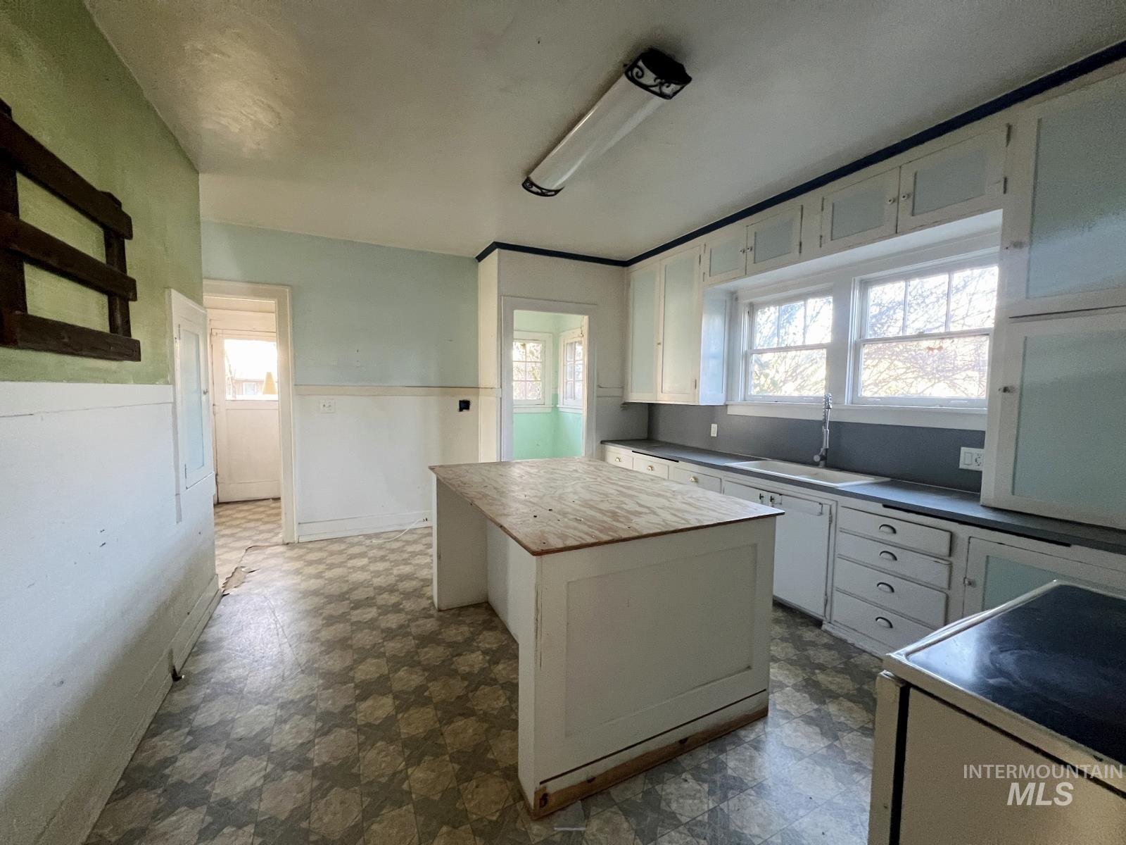 1002 9th Street Property Photo 6