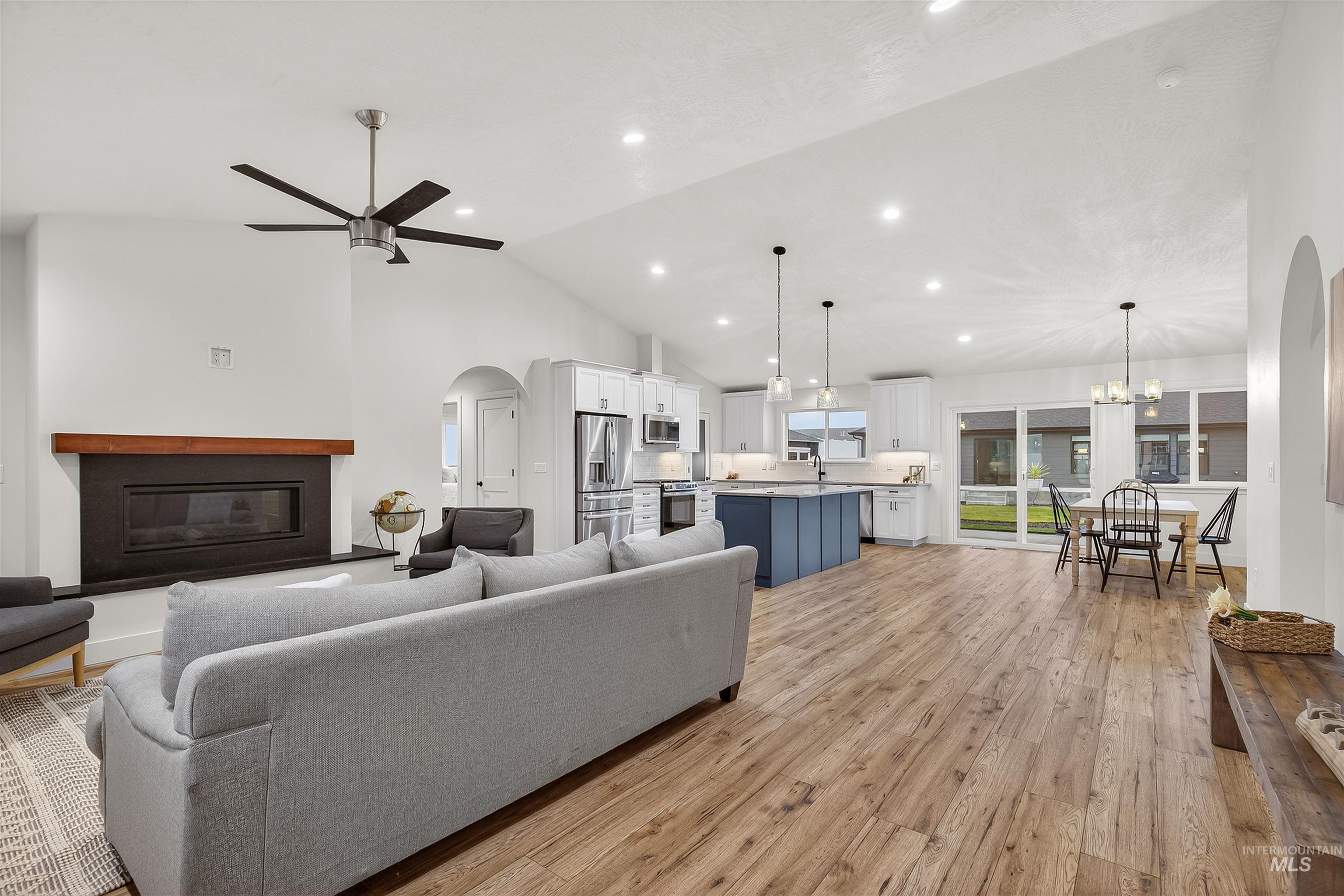 1719 Pathway Court Property Photo 1