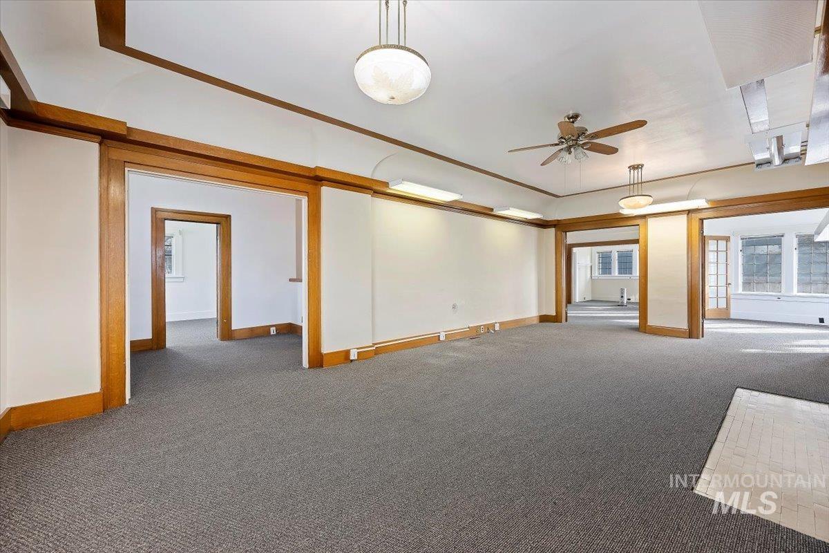 708 Shoshone St Property Photo 6