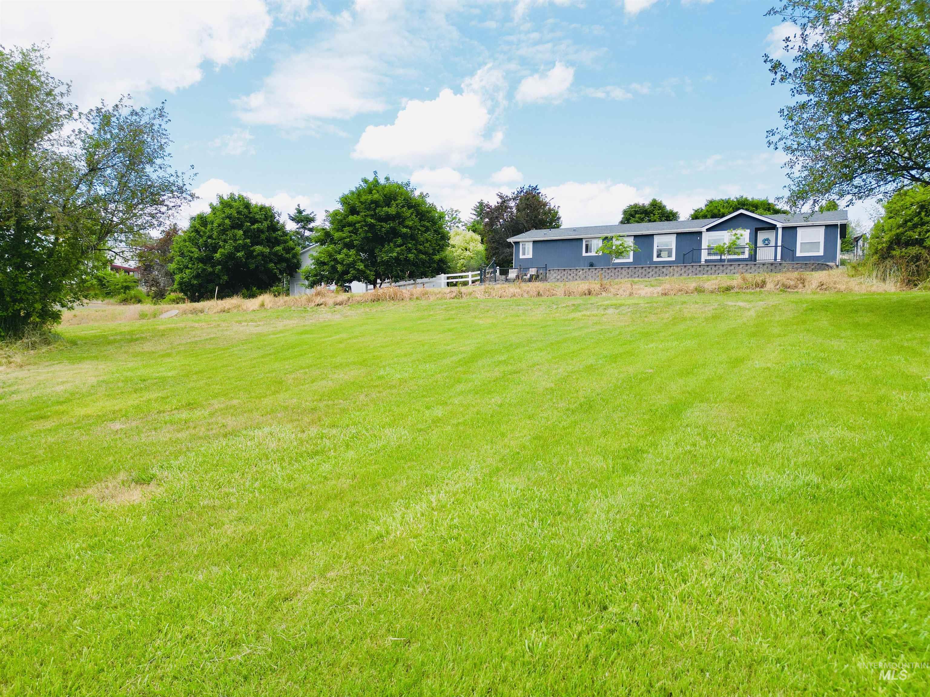 807 & 809 Trestle Drive Property Photo 3