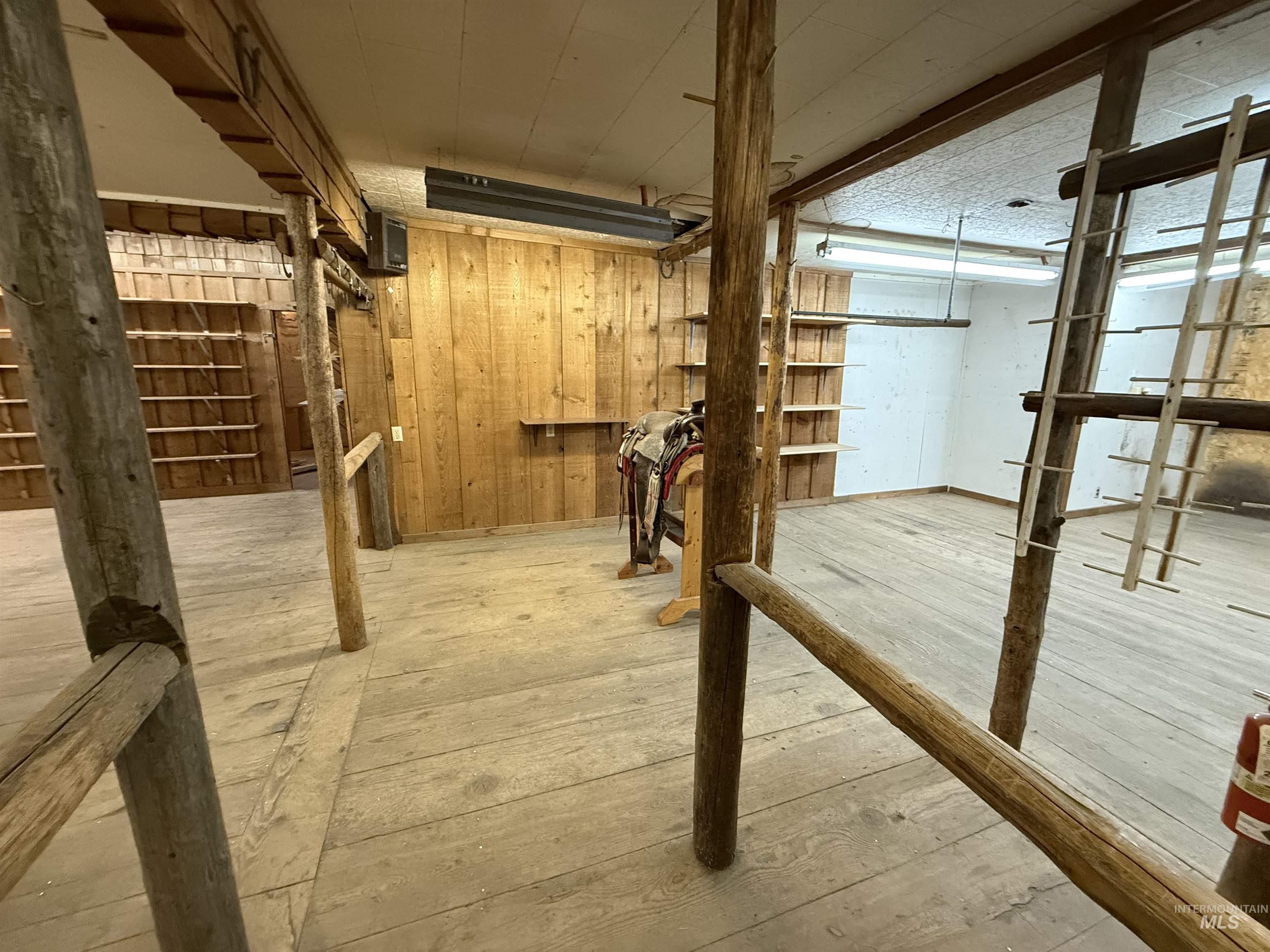 130 S Main Property Photo 5