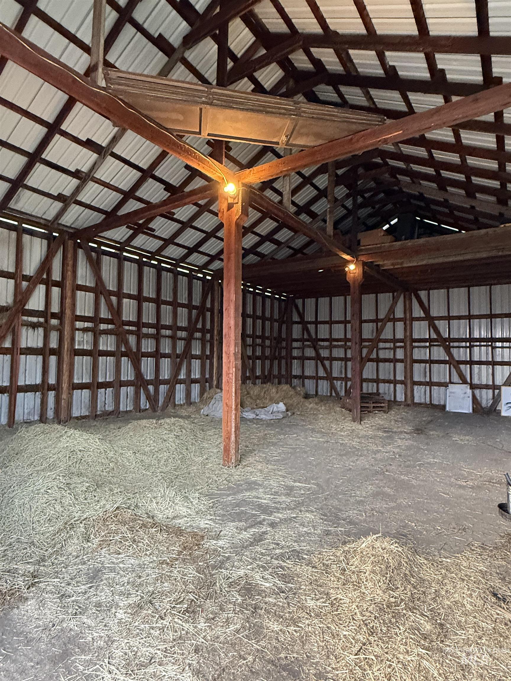 130 S Main Property Photo 18